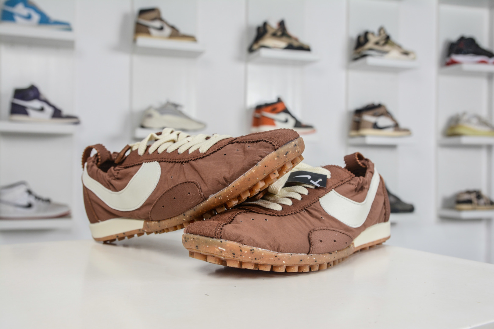 Jacquemus x Nike Jacumoon 耐克 柔软舒适防滑耐磨 低帮休闲板鞋 HV8547-200 Jacquemus x Nike Jacumoon 耐克 柔软舒适防滑耐磨 低帮休闲板鞋 HV8547-200