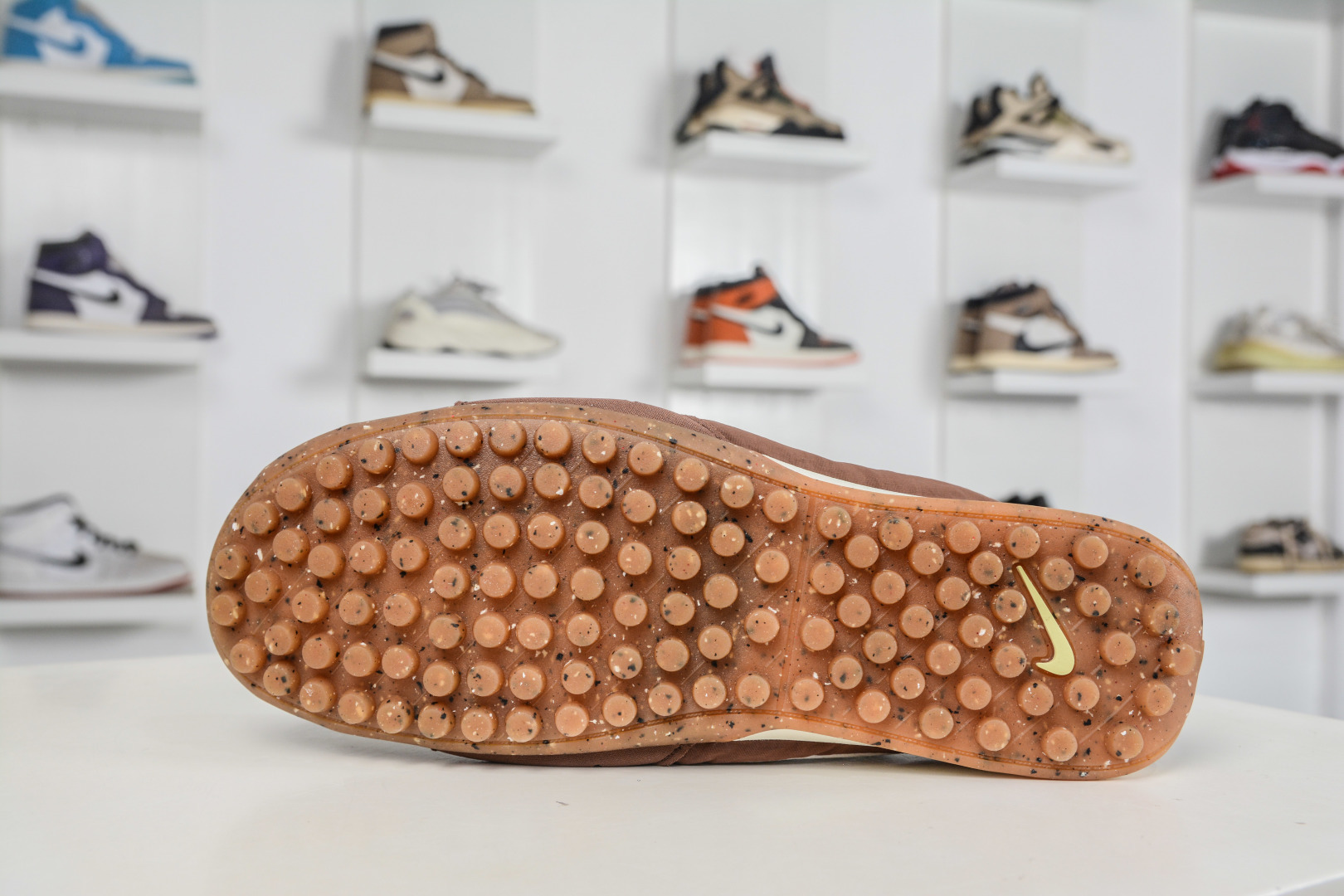 Jacquemus x Nike Jacumoon 耐克 柔软舒适防滑耐磨 低帮休闲板鞋 HV8547-200 Jacquemus x Nike Jacumoon 耐克 柔软舒适防滑耐磨 低帮休闲板鞋 HV8547-200