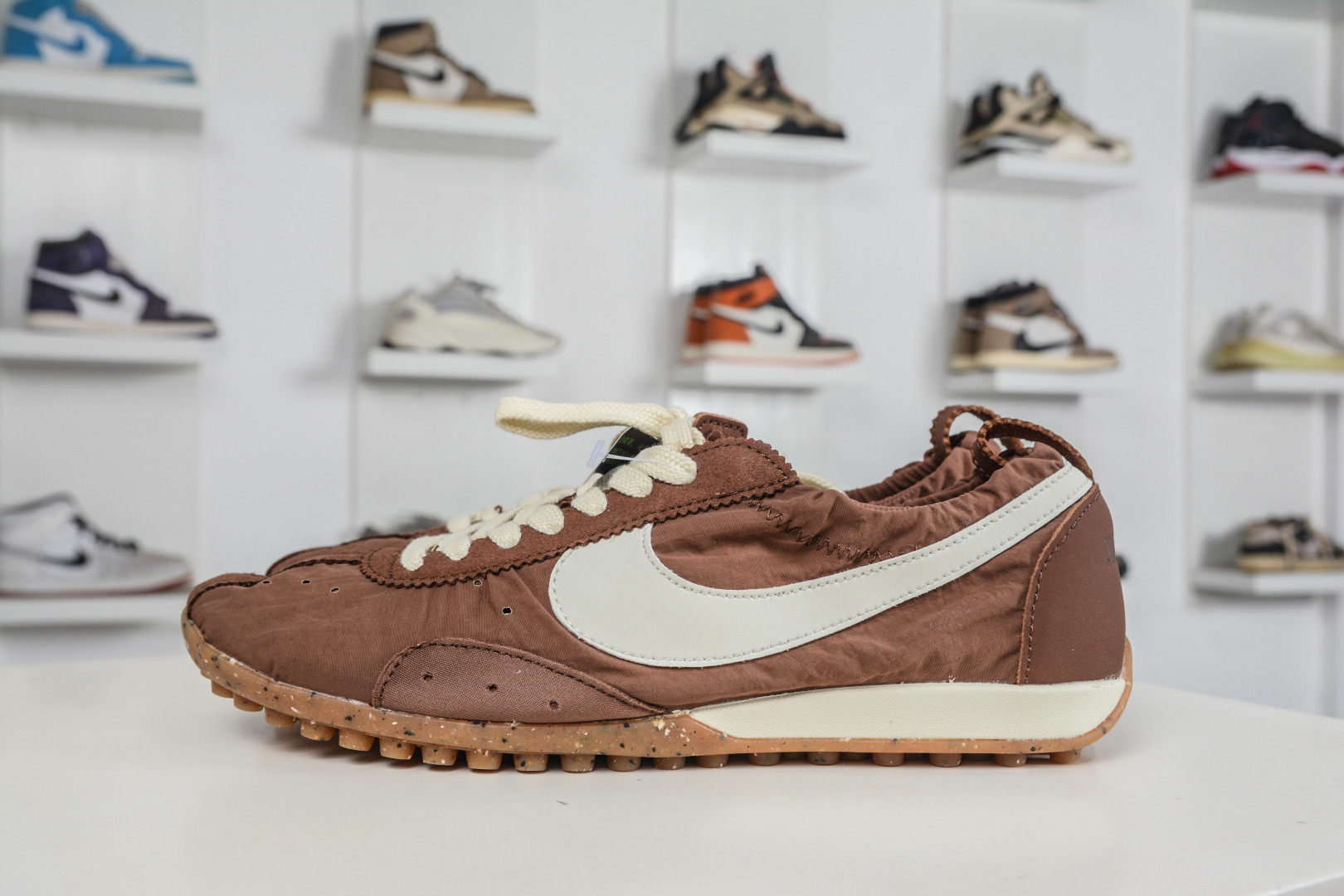 Jacquemus x Nike Jacumoon 耐克 柔软舒适防滑耐磨 低帮休闲板鞋 HV8547-200 Jacquemus x Nike Jacumoon 耐克 柔软舒适防滑耐磨 低帮休闲板鞋 HV8547-200