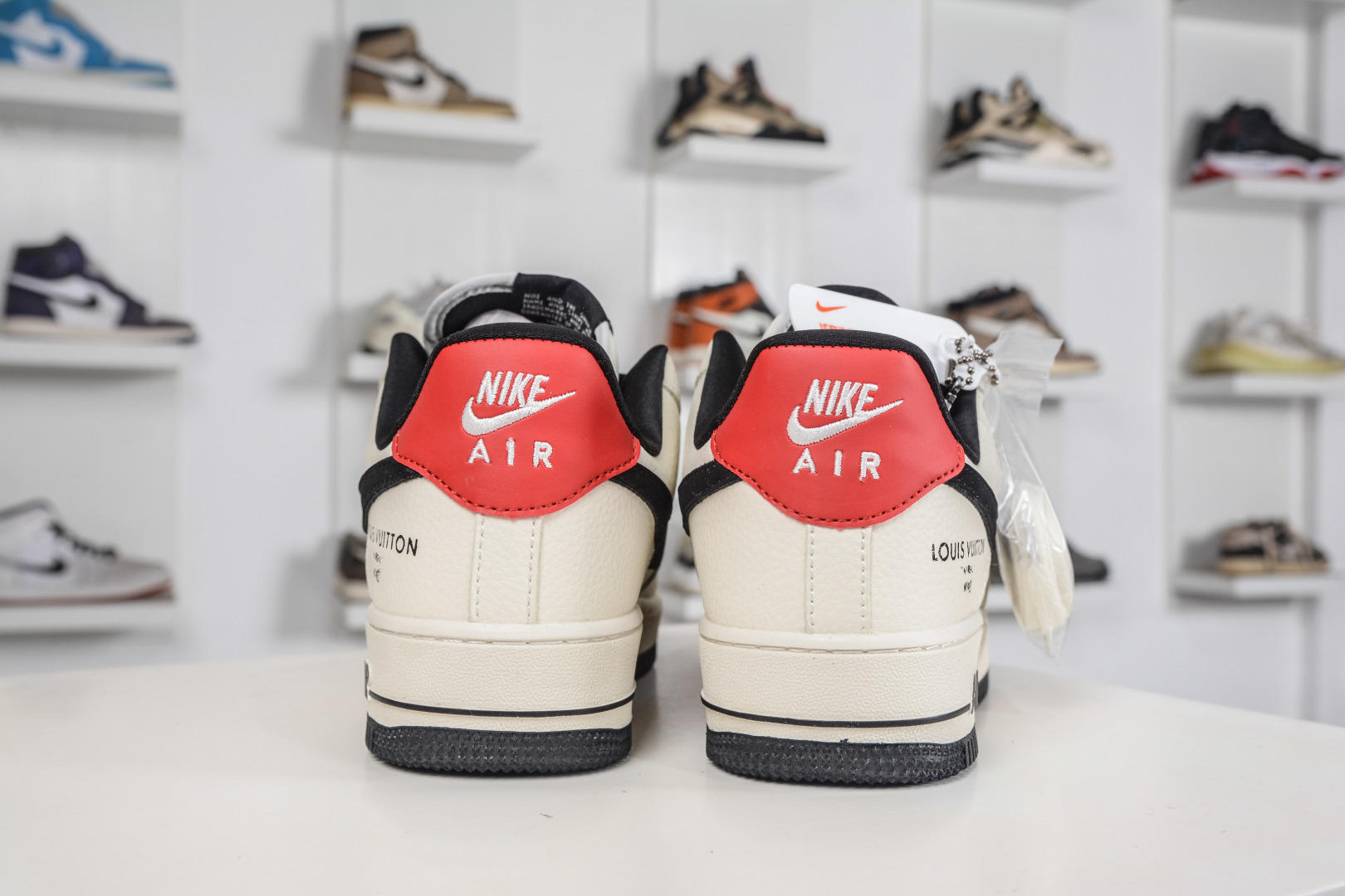 250 Nike Air Force 1 Low 07 x Louis Vuitton LV联名-米黑红 DN1688-815-Chinese UA Cheap High Quatity Brand Clothes Bags handbags Sneakers wholesale wholesaler seller from China Factory suppliers Fashion Clothing Shoes best Quality Beautiful Price 250 Nike Air Force 1 Low 07 x Louis Vuitton LV联名-米黑红 DN1688-815