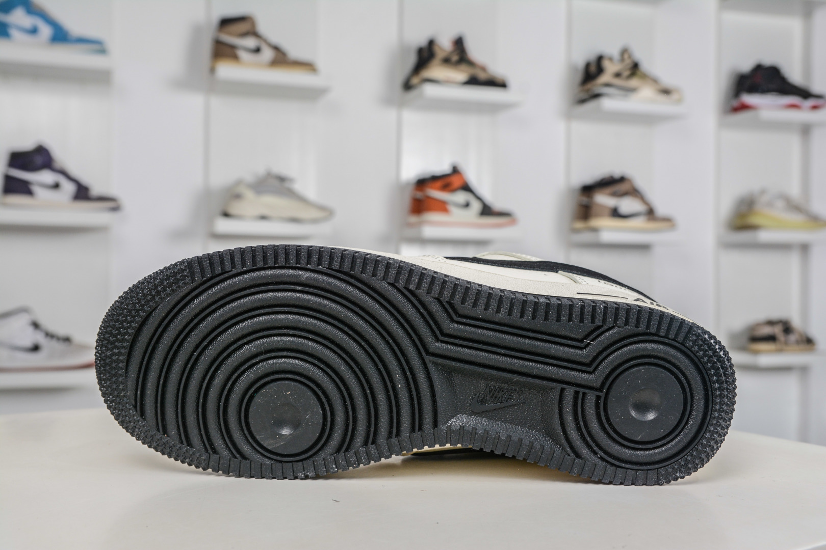 250 Nike Air Force 1 Low 07 x Louis Vuitton LV联名-米黑红 DN1688-815-Chinese UA Cheap High Quatity Brand Clothes Bags handbags Sneakers wholesale wholesaler seller from China Factory suppliers Fashion Clothing Shoes best Quality Beautiful Price 250 Nike Air Force 1 Low 07 x Louis Vuitton LV联名-米黑红 DN1688-815