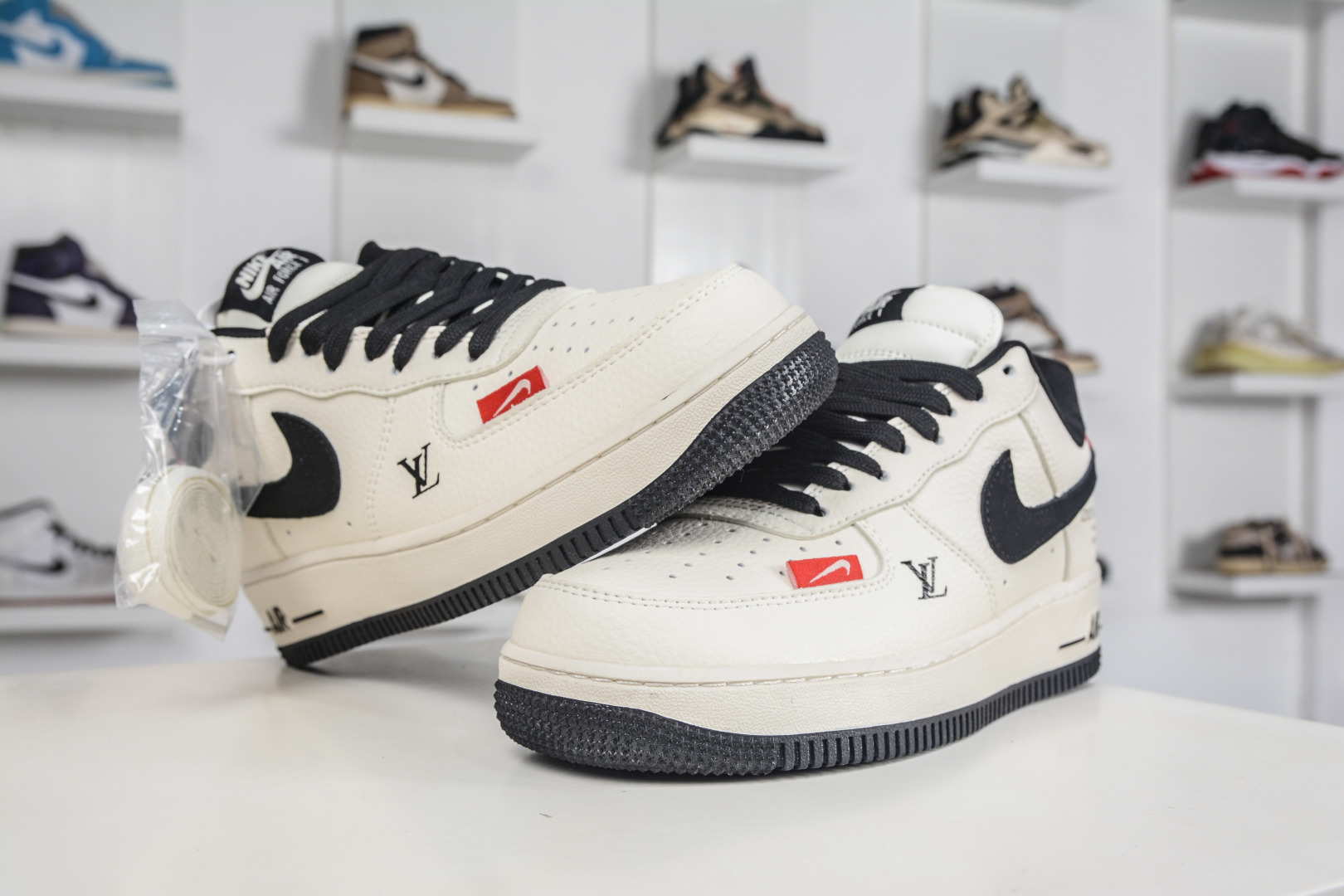 250 Nike Air Force 1 Low 07 x Louis Vuitton LV联名-米黑红 DN1688-815-Chinese UA Cheap High Quatity Brand Clothes Bags handbags Sneakers wholesale wholesaler seller from China Factory suppliers Fashion Clothing Shoes best Quality Beautiful Price 250 Nike Air Force 1 Low 07 x Louis Vuitton LV联名-米黑红 DN1688-815