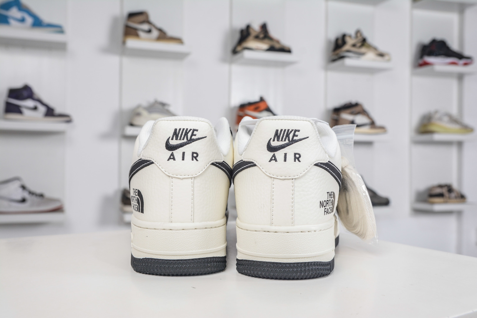 250 The North Face x NIke Air Force 1 北面联名-米白黑 MM3399-821