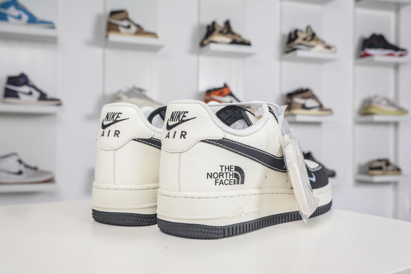250 The North Face x NIke Air Force 1 北面联名-米白黑 MM3399-821