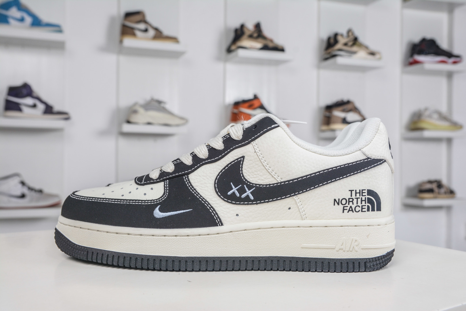 250 The North Face x NIke Air Force 1 北面联名-米白黑 MM3399-821