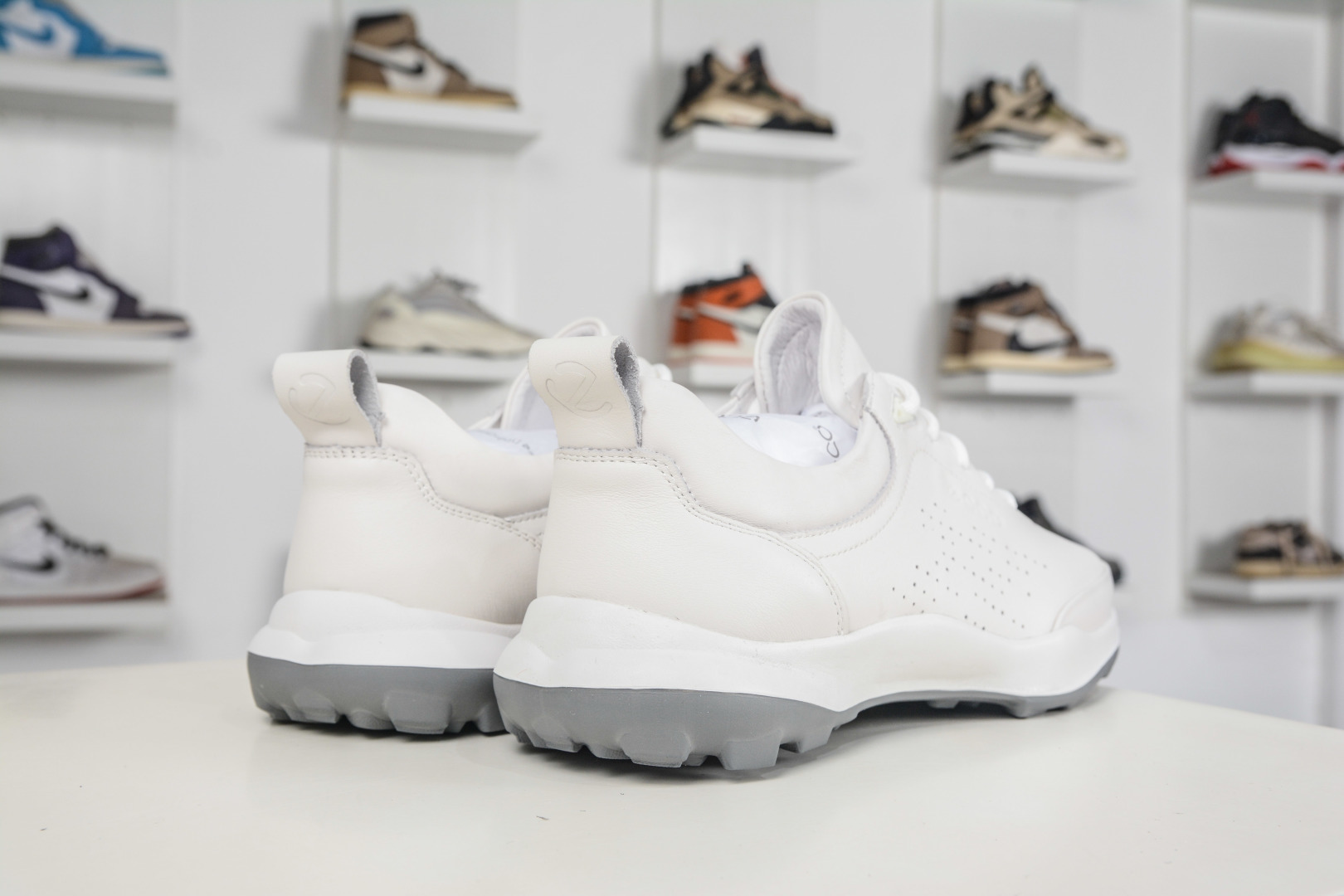 ECCO爱步男鞋真皮四季鞋 健步系列运动鞋休闲跑步鞋 890418-010 ECCO爱步男鞋真皮四季鞋 健步系列运动鞋休闲跑步鞋 890418-010