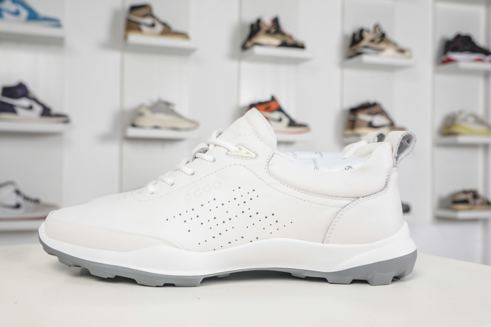 ECCO爱步男鞋真皮四季鞋 健步系列运动鞋休闲跑步鞋 890418-010 ECCO爱步男鞋真皮四季鞋 健步系列运动鞋休闲跑步鞋 890418-010