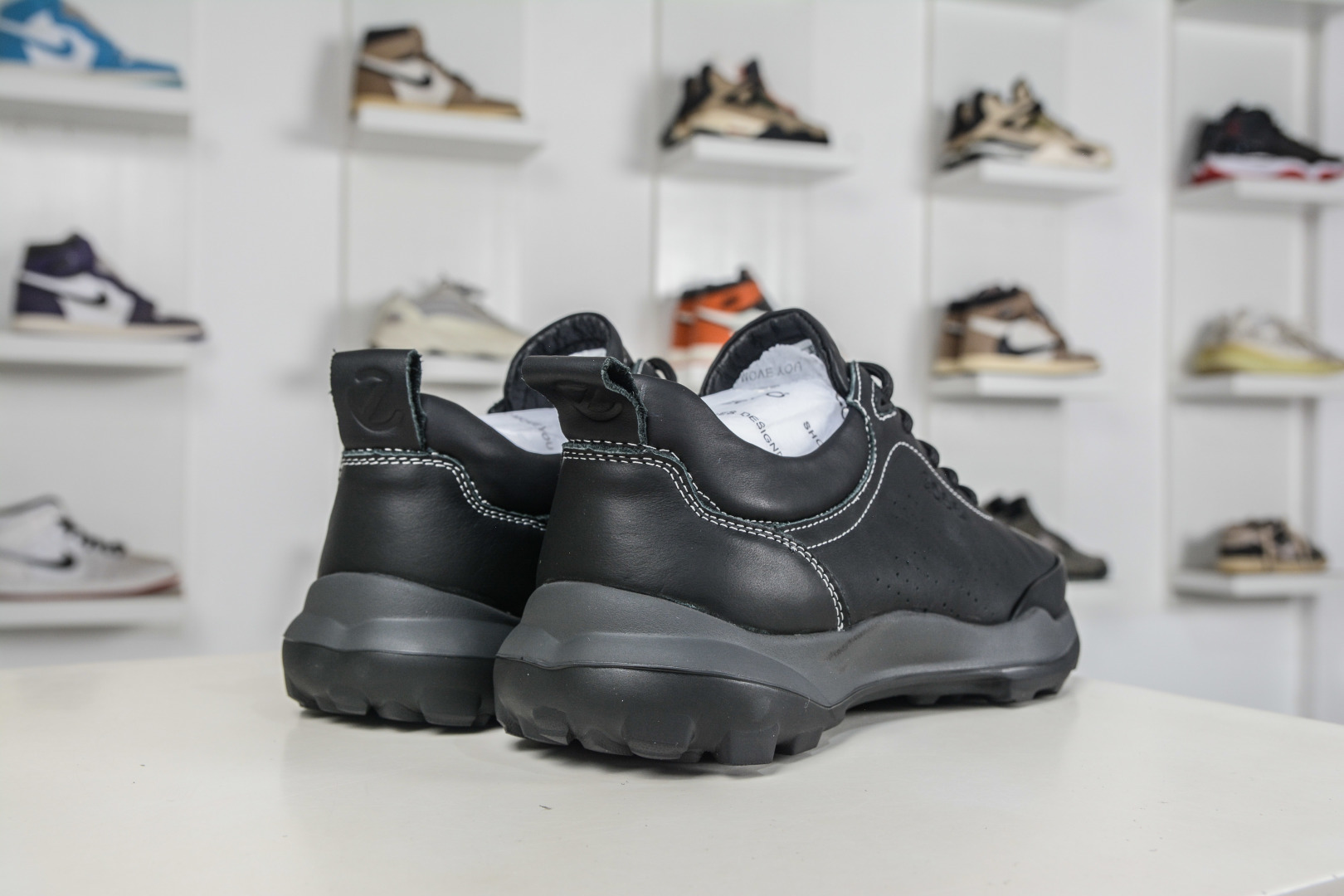 ECCO爱步男鞋真皮四季鞋 健步系列运动鞋休闲跑步鞋 890418-010 ECCO爱步男鞋真皮四季鞋 健步系列运动鞋休闲跑步鞋 890418-010