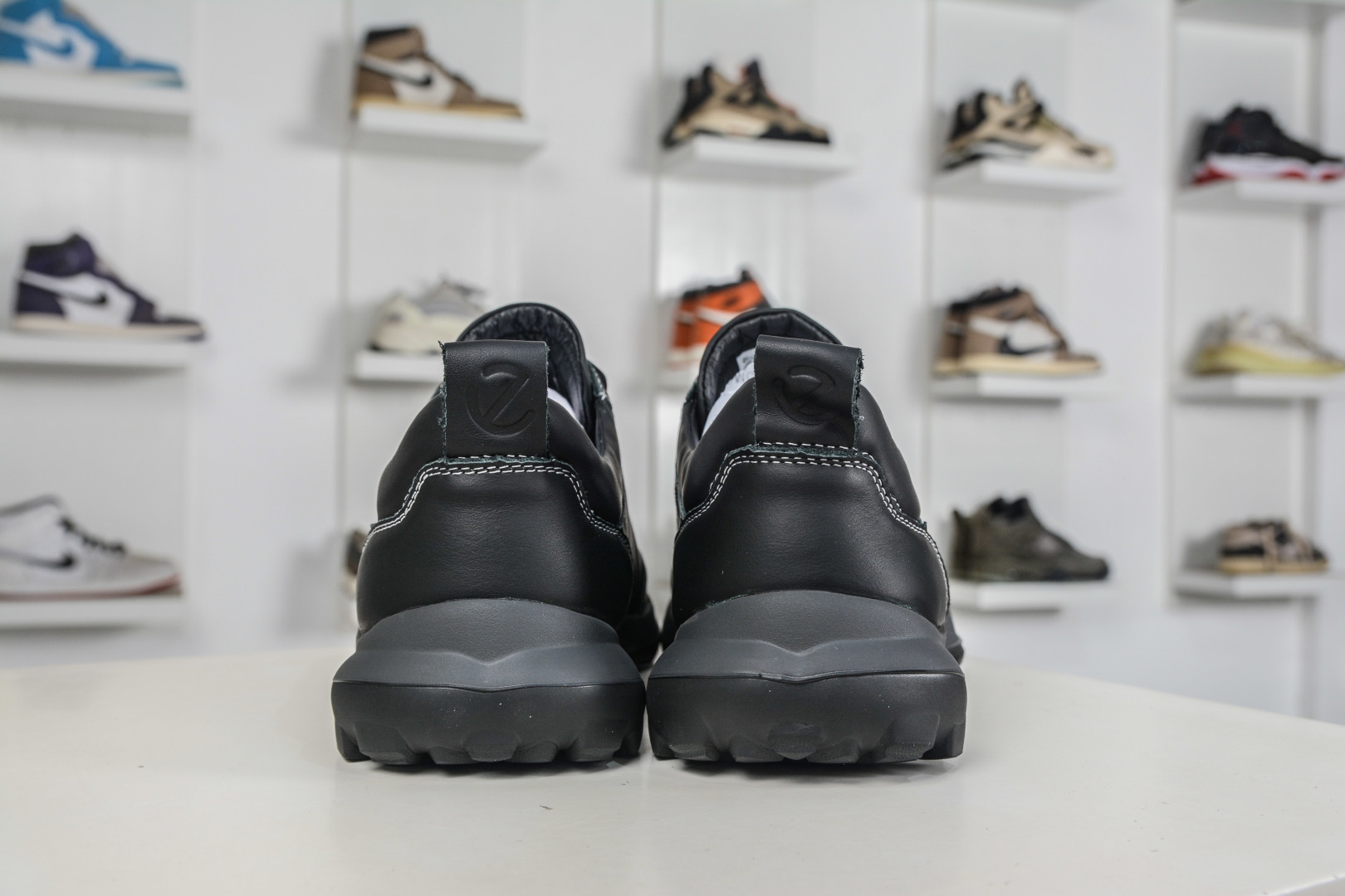 ECCO爱步男鞋真皮四季鞋 健步系列运动鞋休闲跑步鞋 890418-010 ECCO爱步男鞋真皮四季鞋 健步系列运动鞋休闲跑步鞋 890418-010