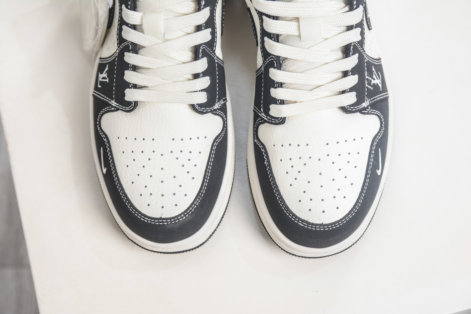 Air Jordan x Louis Vuitton AJ1 Low AJ1 低帮LV联名-黑白 KG6669-F58 Air Jordan x Louis Vuitton AJ1 Low AJ1 低帮LV联名-黑白 KG6669-F58