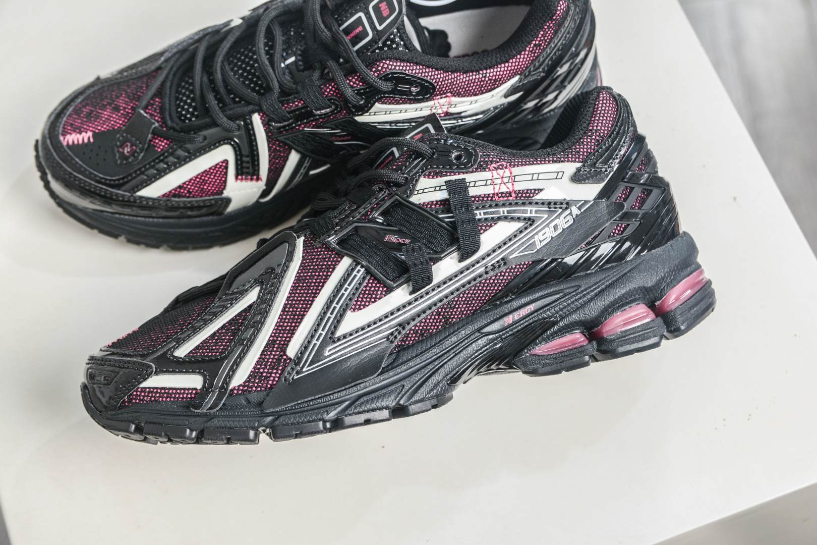 T版New Balance M1906系列 NB新百伦系列复古老爹风休闲运动慢跑鞋 U1906AD T版New Balance M1906系列 NB新百伦系列复古老爹风休闲运动慢跑鞋 U1906AD