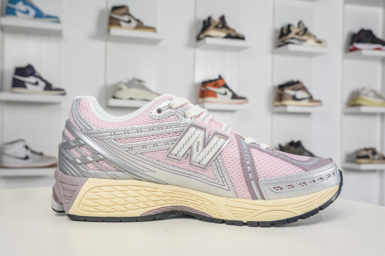 T版New Balance M1906系列 NB新百伦系列复古老爹风休闲运动慢跑鞋 U1906RNF T版New Balance M1906系列 NB新百伦系列复古老爹风休闲运动慢跑鞋 U1906RNF