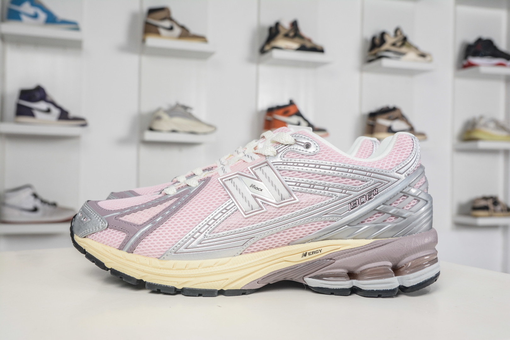 T版New Balance M1906系列 NB新百伦系列复古老爹风休闲运动慢跑鞋 U1906RNF T版New Balance M1906系列 NB新百伦系列复古老爹风休闲运动慢跑鞋 U1906RNF