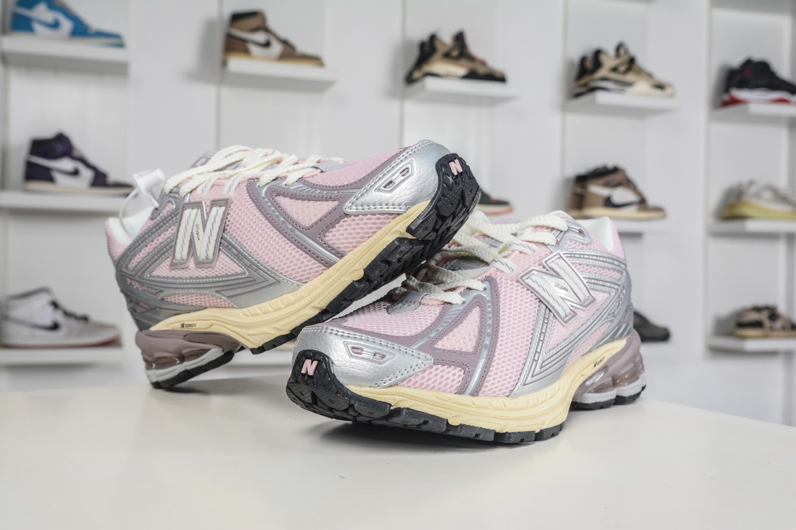 T版New Balance M1906系列 NB新百伦系列复古老爹风休闲运动慢跑鞋 U1906RNF T版New Balance M1906系列 NB新百伦系列复古老爹风休闲运动慢跑鞋 U1906RNF