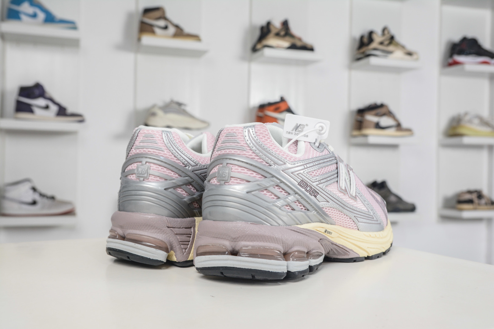 T版New Balance M1906系列 NB新百伦系列复古老爹风休闲运动慢跑鞋 U1906RNF T版New Balance M1906系列 NB新百伦系列复古老爹风休闲运动慢跑鞋 U1906RNF