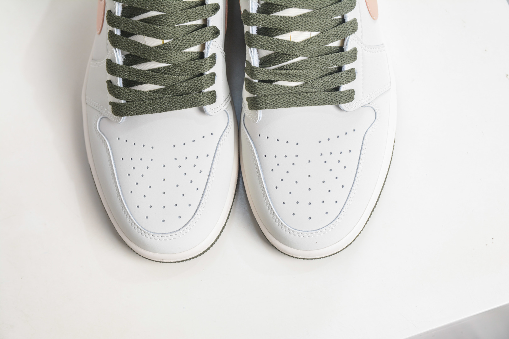 Air Jordan 1 Low 帆白粉橙 AJ1 低帮休闲板鞋 DC0774-111 Air Jordan 1 Low 帆白粉橙 AJ1 低帮休闲板鞋 DC0774-111