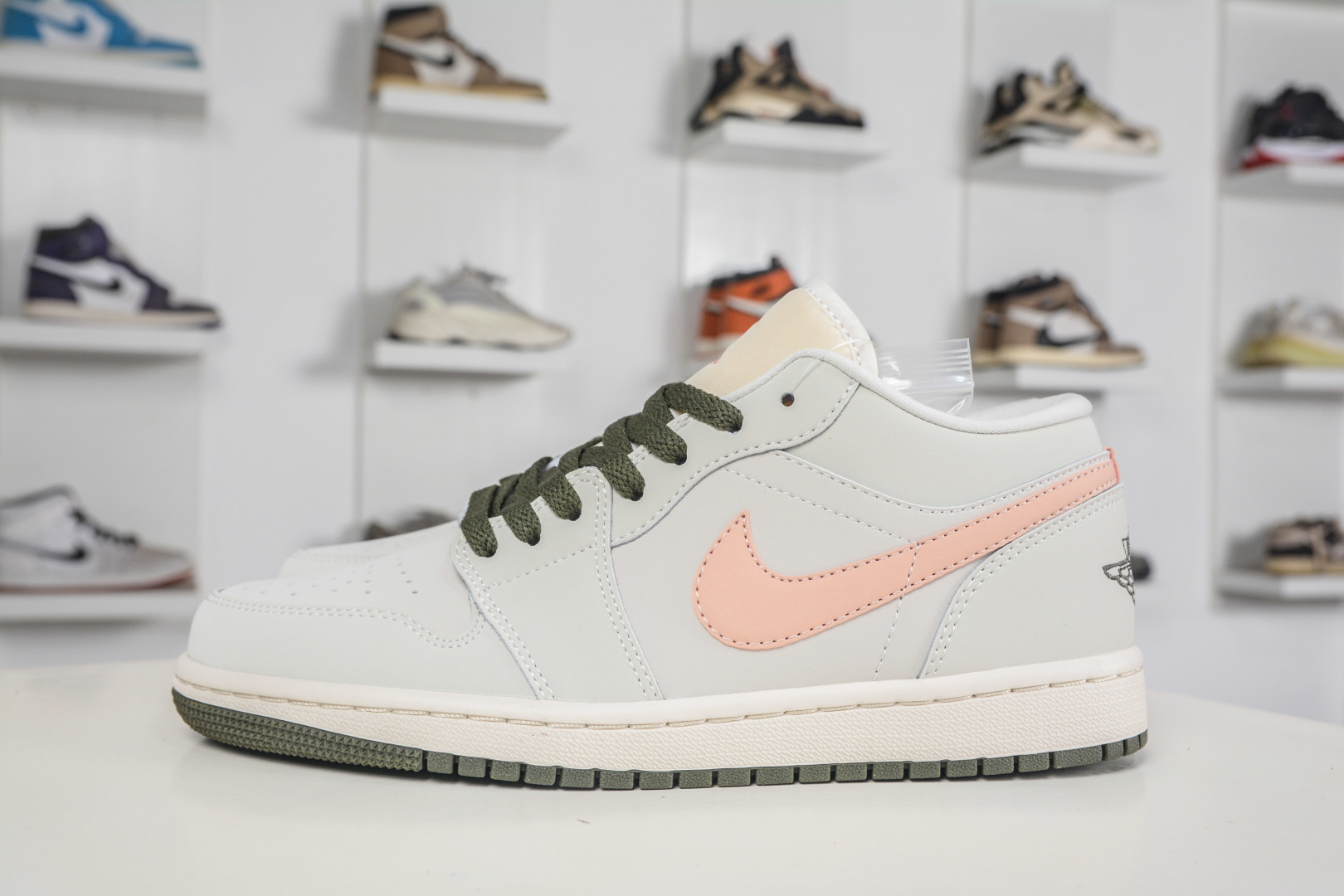 Air Jordan 1 Low 帆白粉橙 AJ1 低帮休闲板鞋 DC0774-111 Air Jordan 1 Low 帆白粉橙 AJ1 低帮休闲板鞋 DC0774-111