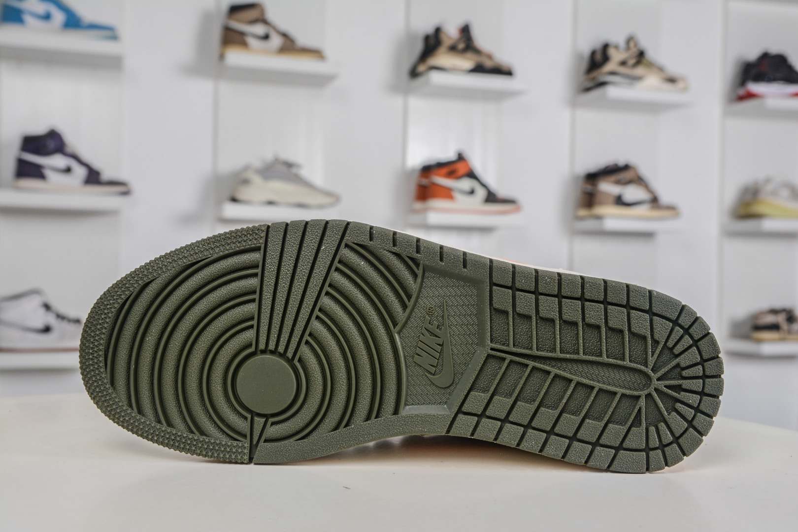 Air Jordan 1 Low 帆白粉橙 AJ1 低帮休闲板鞋 DC0774-111 Air Jordan 1 Low 帆白粉橙 AJ1 低帮休闲板鞋 DC0774-111