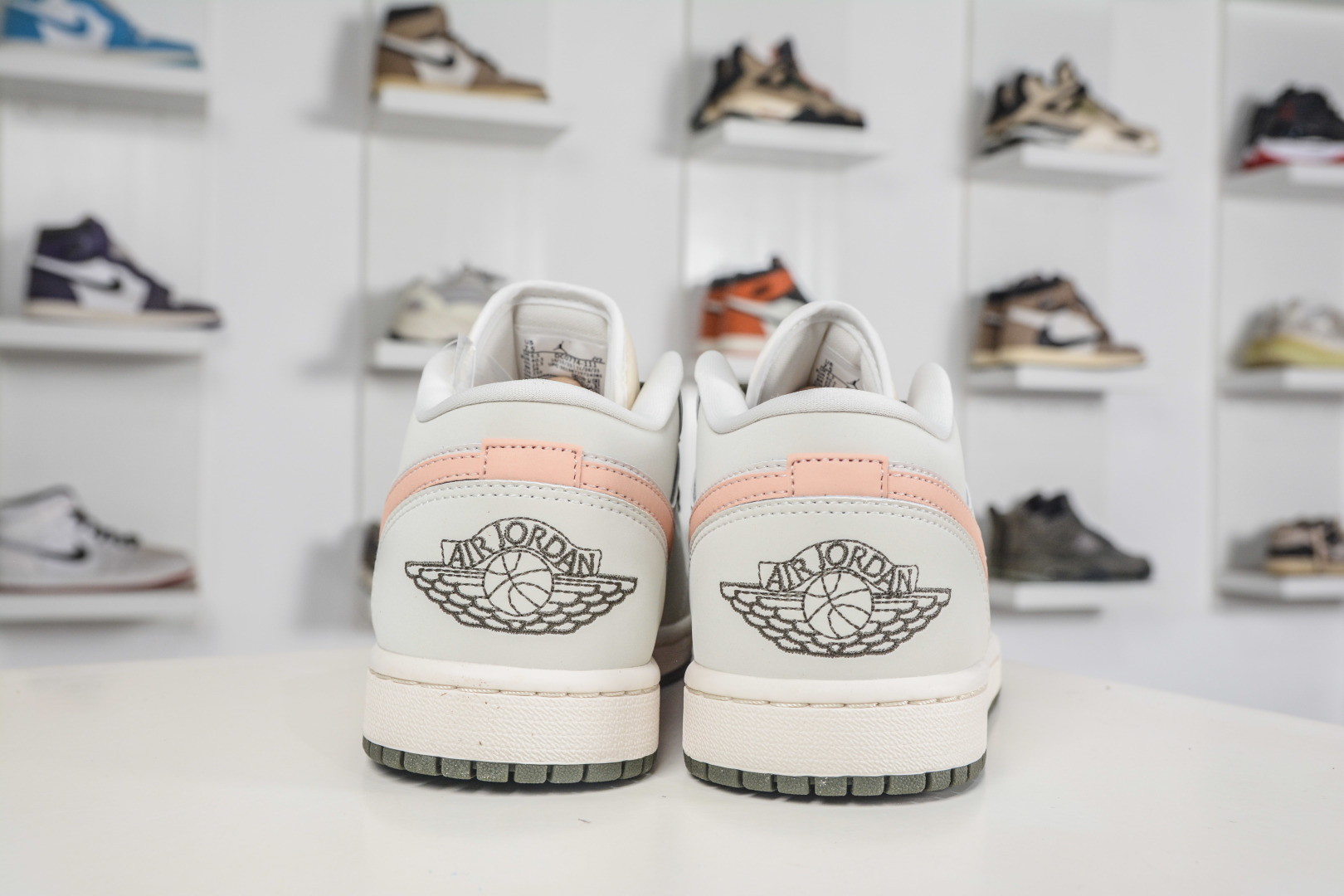 Air Jordan 1 Low 帆白粉橙 AJ1 低帮休闲板鞋 DC0774-111 Air Jordan 1 Low 帆白粉橙 AJ1 低帮休闲板鞋 DC0774-111