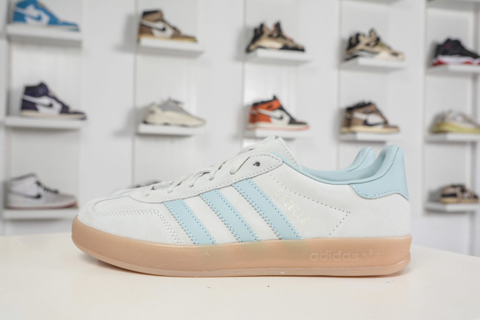 AD Gazelle Indoor Trainers 羚羊内训系列低帮复古百搭休闲运动德训风板鞋 IH9219 AD Gazelle Indoor Trainers 羚羊内训系列低帮复古百搭休闲运动德训风板鞋 IH9219