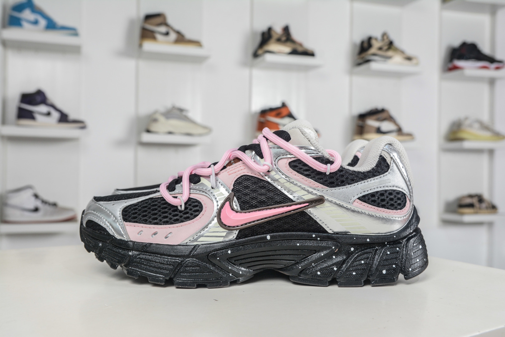 300 NK V5 RNR 舒适百搭防滑耐磨低帮跑步鞋 HJ5228-100-Chinese UA Cheap High Quatity Brand Clothes Bags handbags Sneakers wholesale wholesaler seller from China Factory suppliers Fashion Clothing Shoes best Quality Beautiful Price 300 NK V5 RNR 舒适百搭防滑耐磨低帮跑步鞋 HJ5228-100
