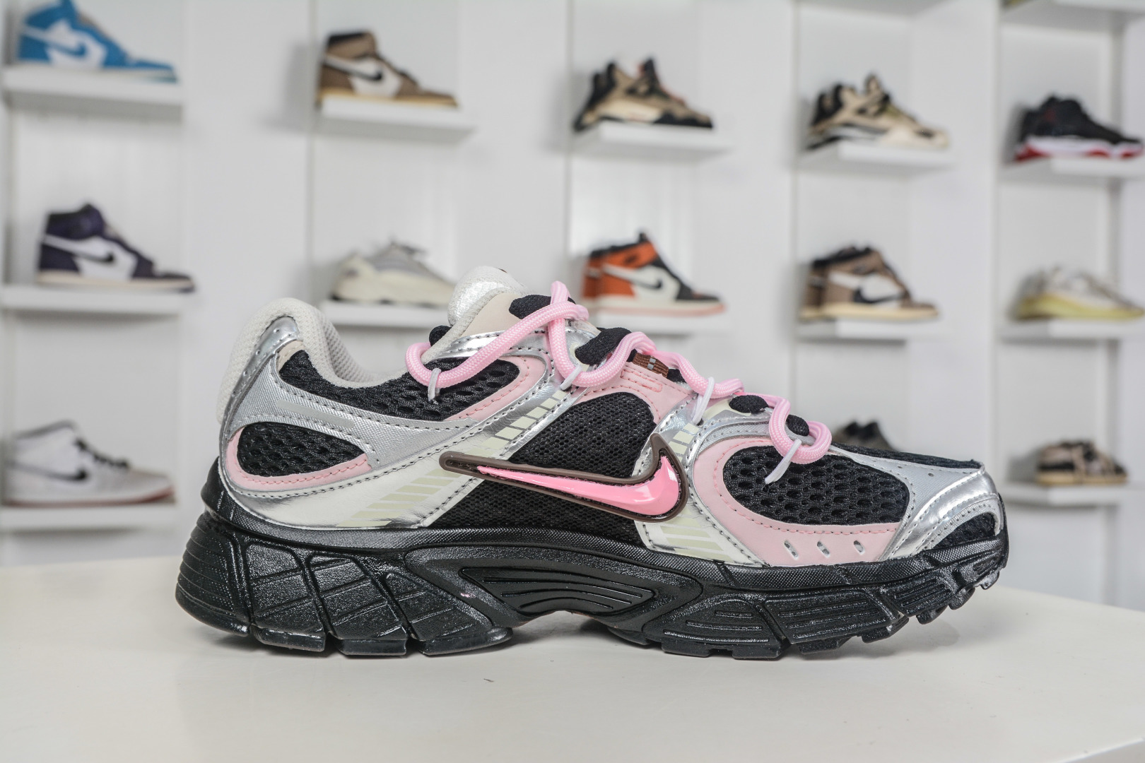 300 NK V5 RNR 舒适百搭防滑耐磨低帮跑步鞋 HJ5228-100-Chinese UA Cheap High Quatity Brand Clothes Bags handbags Sneakers wholesale wholesaler seller from China Factory suppliers Fashion Clothing Shoes best Quality Beautiful Price 300 NK V5 RNR 舒适百搭防滑耐磨低帮跑步鞋 HJ5228-100