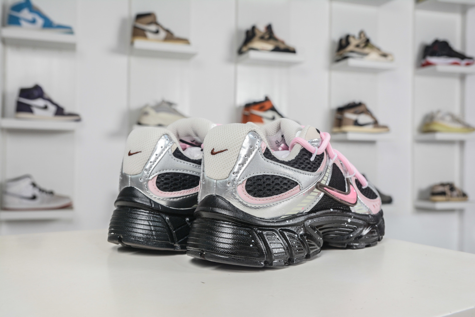 300 NK V5 RNR 舒适百搭防滑耐磨低帮跑步鞋 HJ5228-100-Chinese UA Cheap High Quatity Brand Clothes Bags handbags Sneakers wholesale wholesaler seller from China Factory suppliers Fashion Clothing Shoes best Quality Beautiful Price 300 NK V5 RNR 舒适百搭防滑耐磨低帮跑步鞋 HJ5228-100