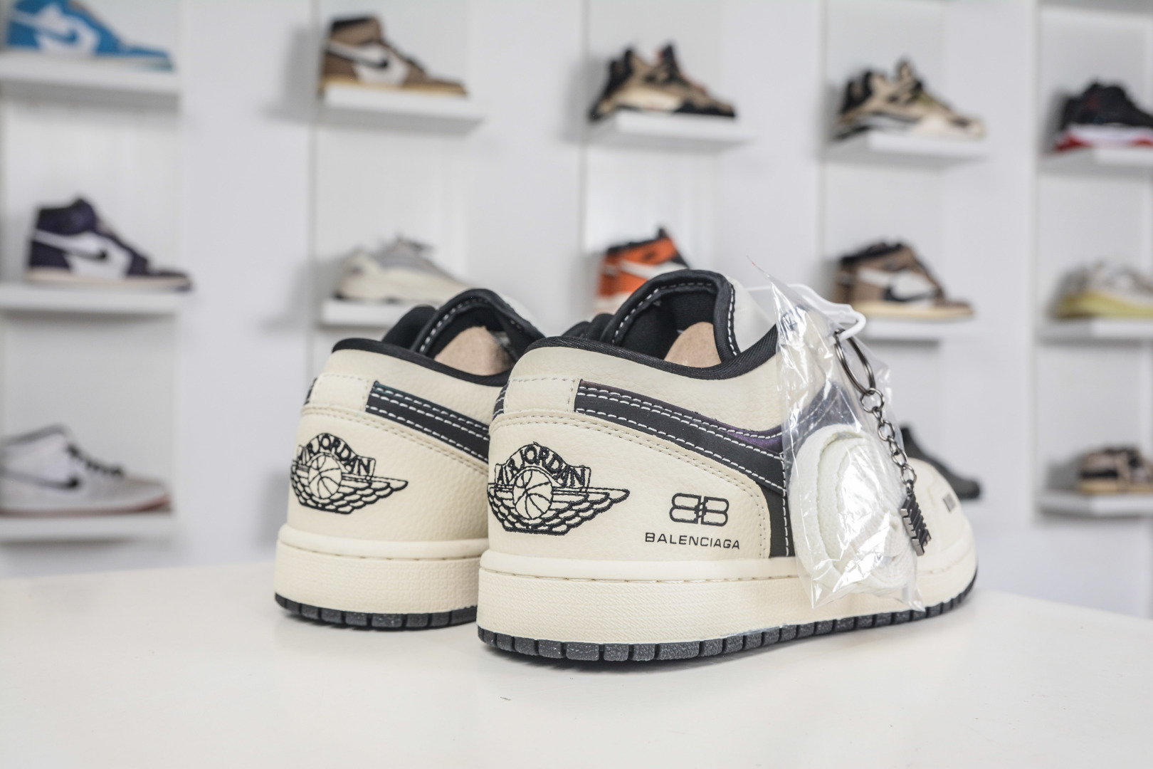 Air Jordan 1 Retro Low x Balenciaga 巴黎世家联名-白炫彩 LL8888-007 Air Jordan 1 Retro Low x Balenciaga 巴黎世家联名-白炫彩 LL8888-007