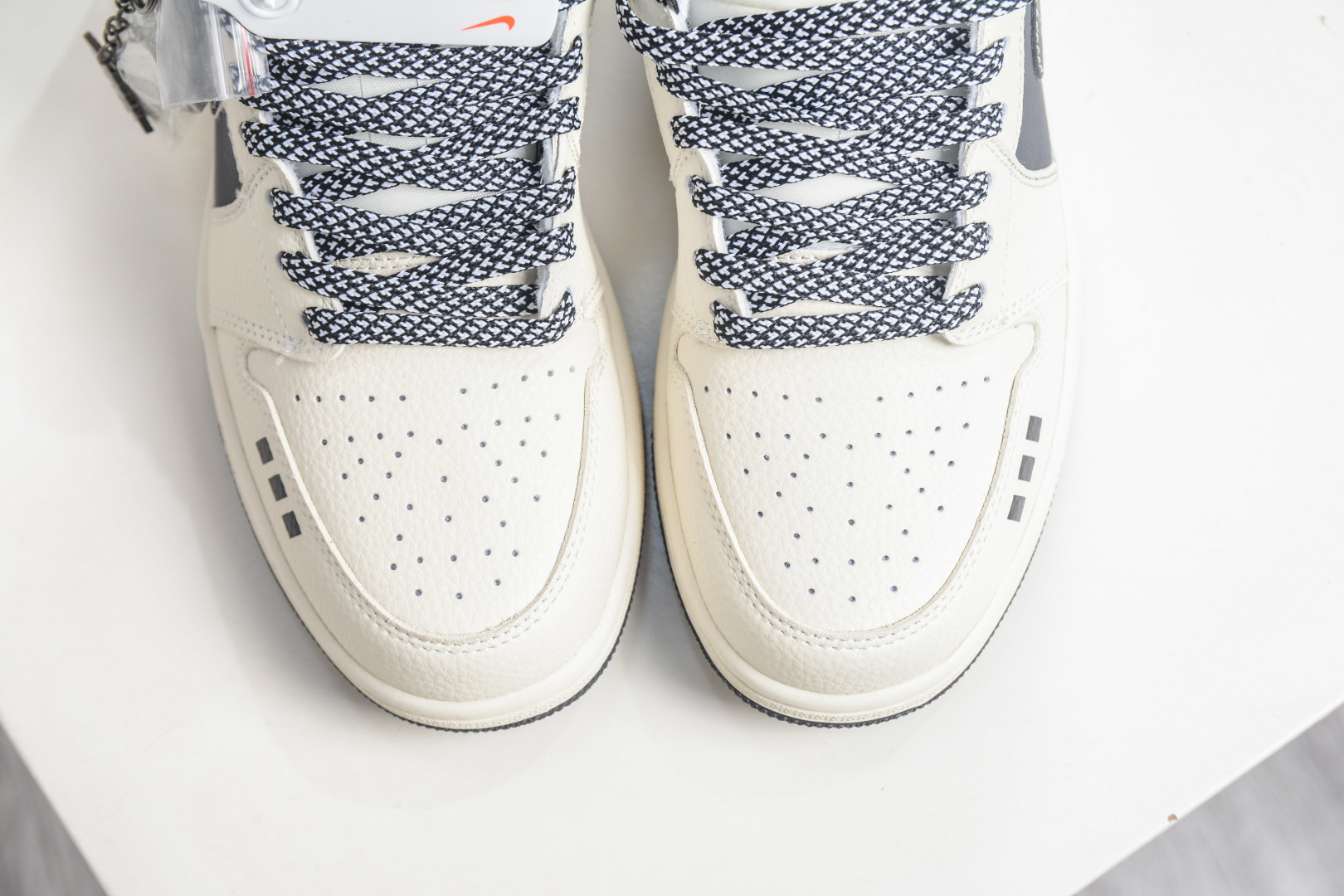 Air Jordan 1 Retro Low x Balenciaga 巴黎世家联名-白炫彩 LL8888-007 Air Jordan 1 Retro Low x Balenciaga 巴黎世家联名-白炫彩 LL8888-007
