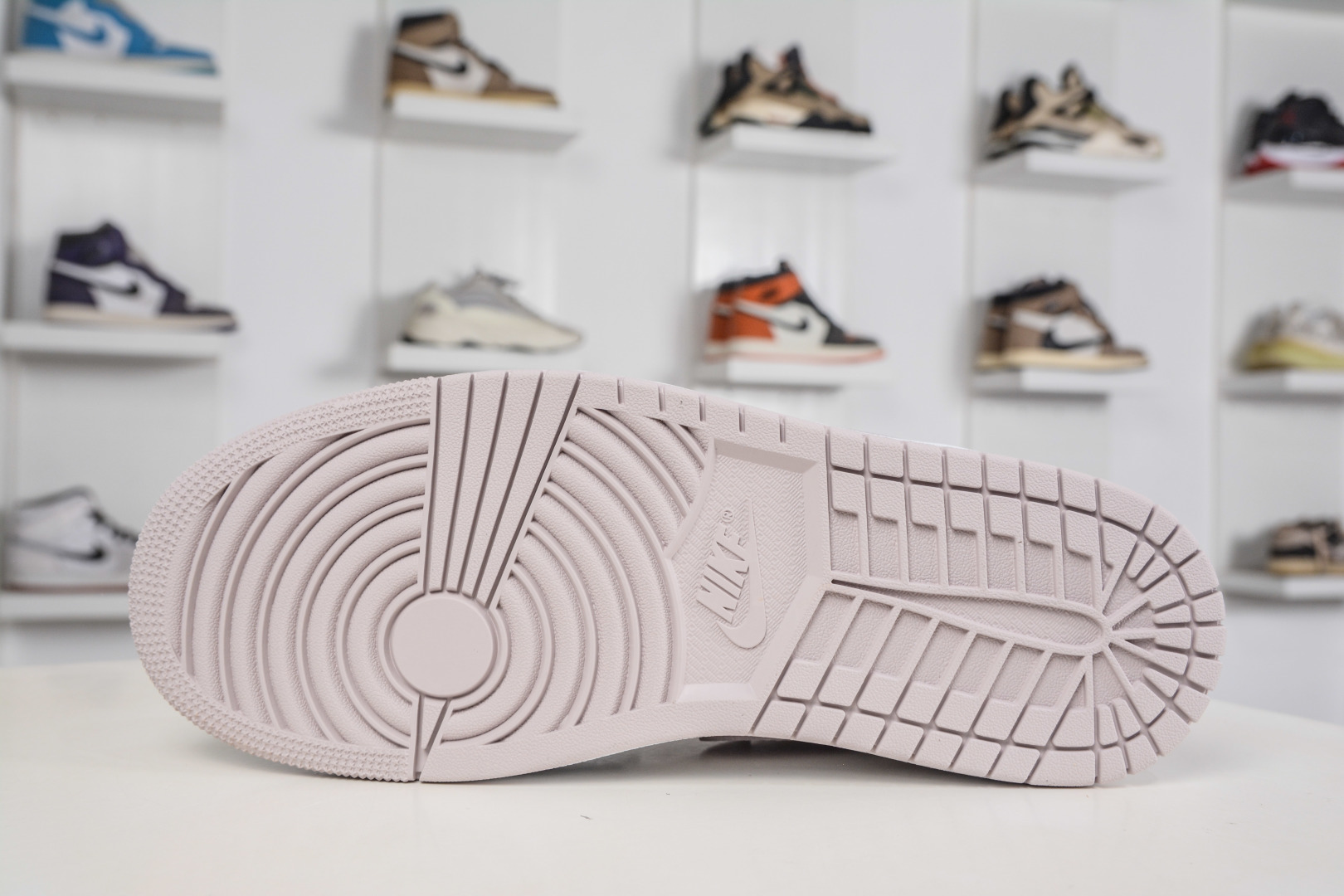 220 DTAir Jordan AJ1 Low 低帮 粉白灰 DC0774-606-Chinese UA Cheap High Quatity Brand Clothes Bags handbags Sneakers wholesale wholesaler seller from China Factory suppliers Fashion Clothing Shoes best Quality Beautiful Price 220 DTAir Jordan AJ1 Low 低帮 粉白灰 DC0774-606
