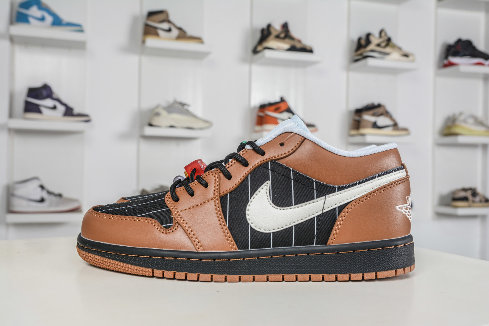Sneakers IR7560 09914