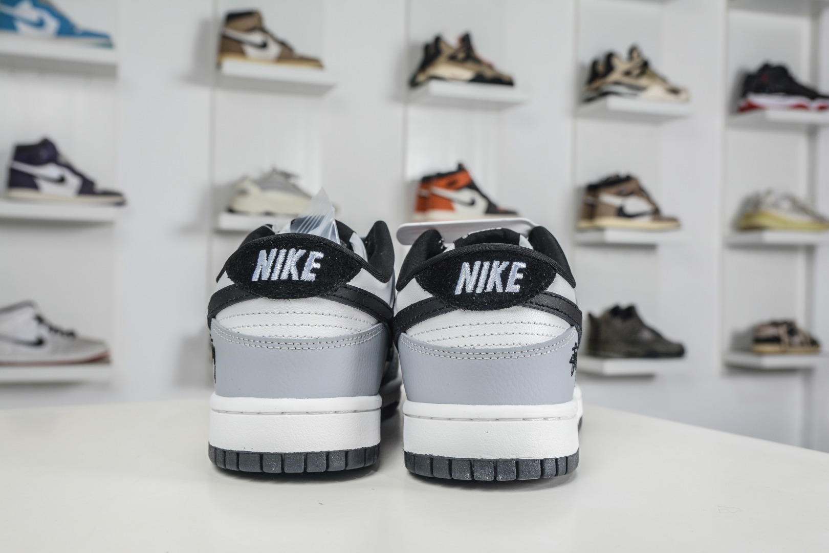 270 Nike SB Dunk Low X Stussy 斯图西联名—白灰黑 TX1688-023