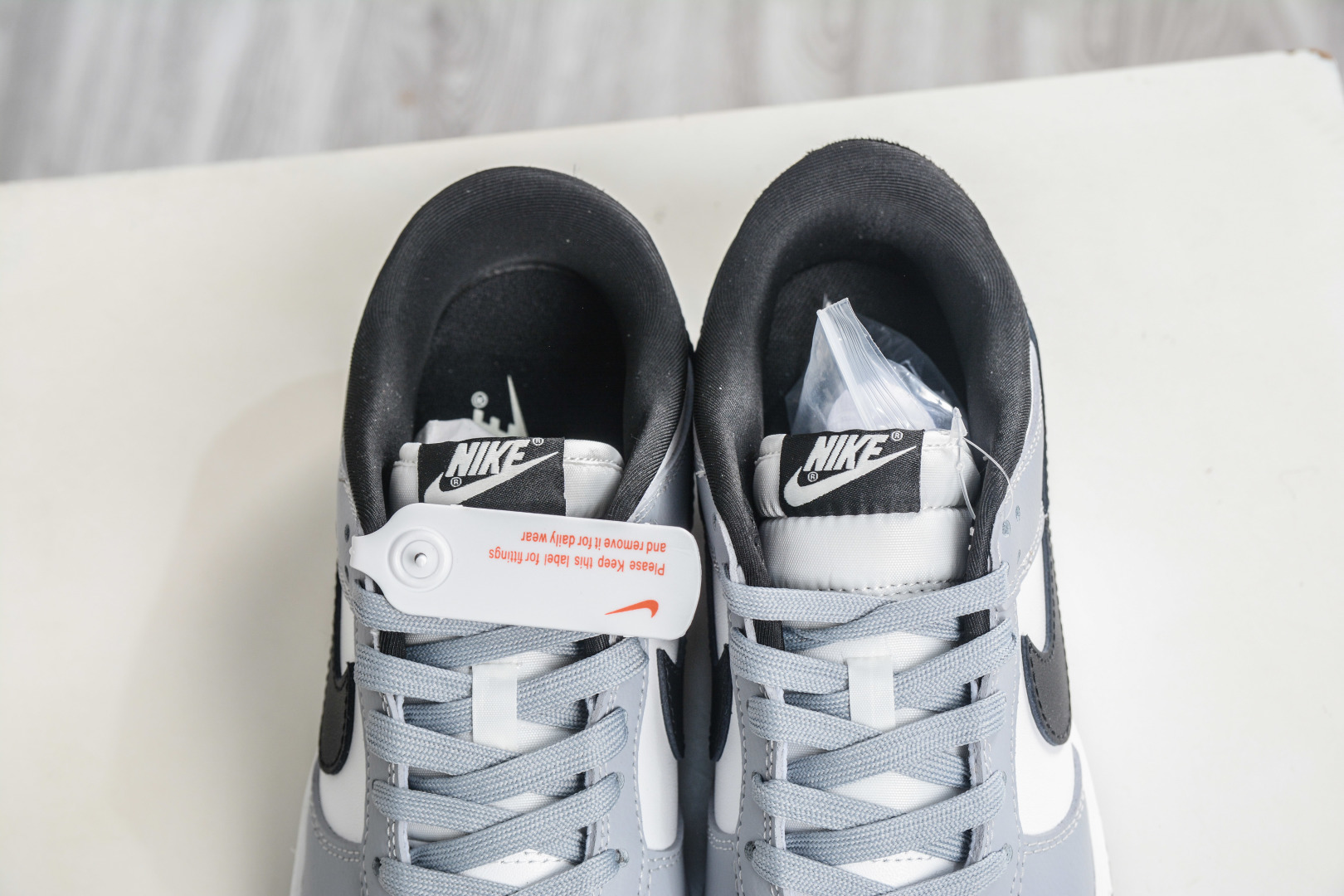 270 Nike SB Dunk Low X Stussy 斯图西联名—白灰黑 TX1688-023