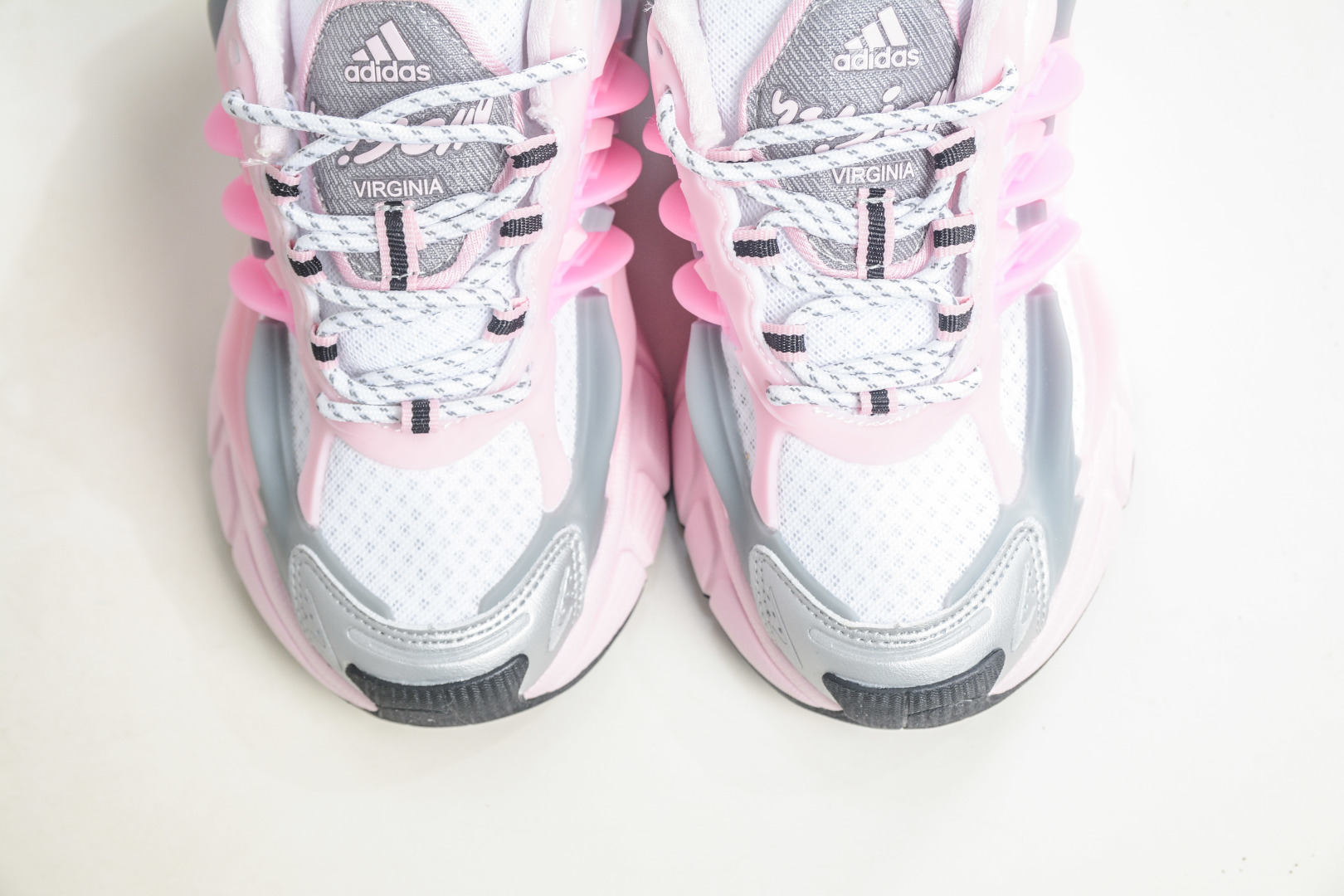 260 Pharrell x AD Originals Adistar Jellyfish Williams Focus 白银粉 复古休闲运动老爹水母鞋 KI0164