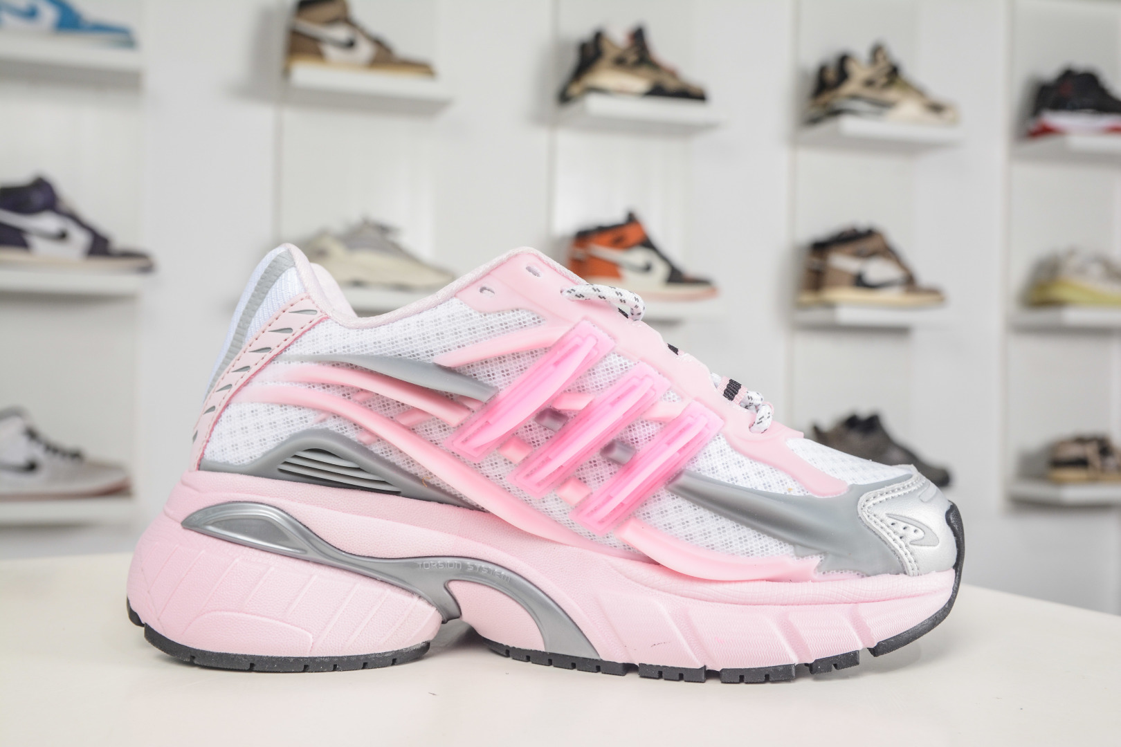 260 Pharrell x AD Originals Adistar Jellyfish Williams Focus 白银粉 复古休闲运动老爹水母鞋 KI0164