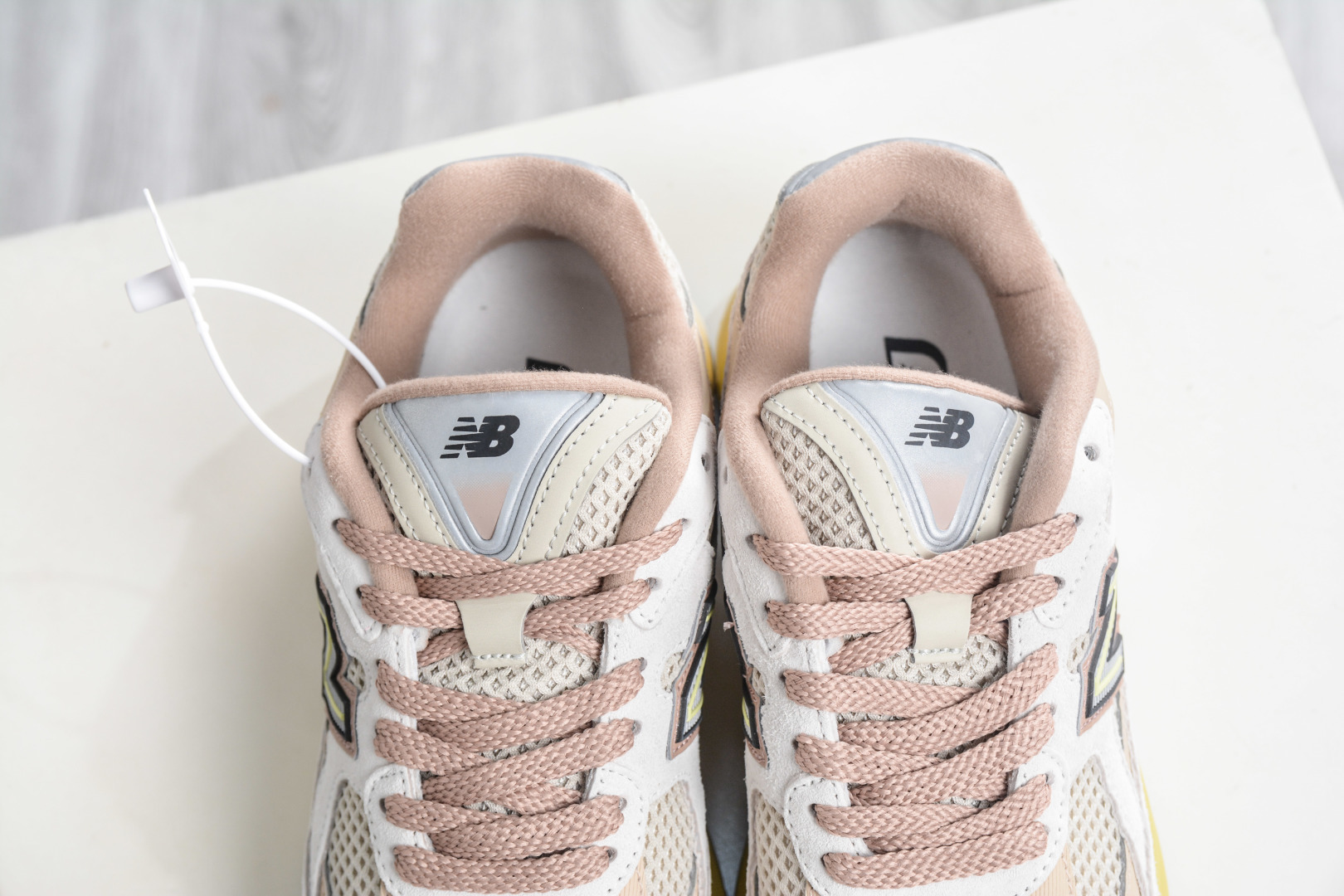 190 T版 New Balance M2010系列 新百伦 复古老爹风网布跑步休闲运动鞋 U2010SGR-Chinese UA Cheap High Quatity Brand Clothes Bags handbags Sneakers wholesale wholesaler seller from China Factory suppliers Fashion Clothing Shoes best Quality Beautiful Price 190 T版 New Balance M2010系列 新百伦 复古老爹风网布跑步休闲运动鞋 U2010SGR