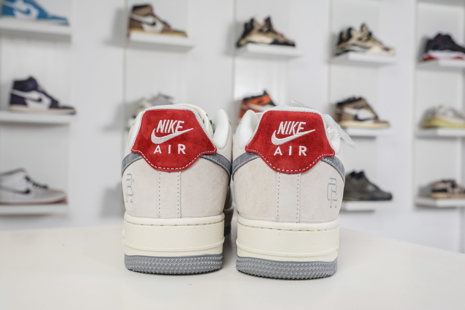 Nike Air Force 1 Low 07 卫冕冠军联名-白灰红 CS5288-088-Top High Quatity Cheap Sneakers Fashion Clothing Clothes Bags handbags Shoes of all Brand wholesale With The best Quality And Beautiful Price from China Factory Chinese suppliers wholesaler seller Nike Air Force 1 Low 07 卫冕冠军联名-白灰红 CS5288-088
