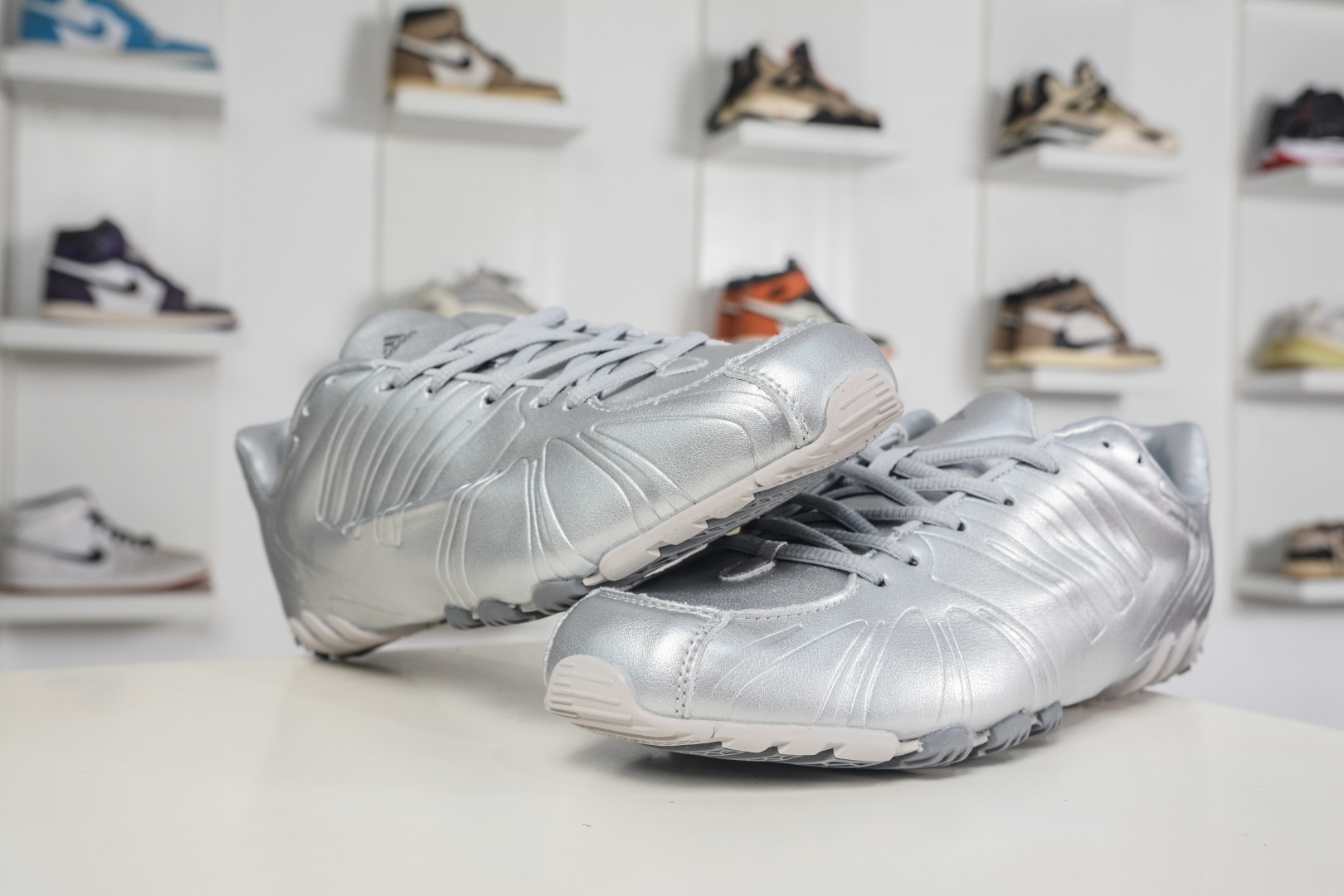 170 AD Ghost Sprint 银色 千禧风复古低帮薄底生活休闲鞋 JQ6439-Chinese UA Cheap High Quatity Brand Clothes Bags handbags Sneakers wholesale wholesaler seller from China Factory suppliers Fashion Clothing Shoes best Quality Beautiful Price 170 AD Ghost Sprint 银色 千禧风复古低帮薄底生活休闲鞋 JQ6439
