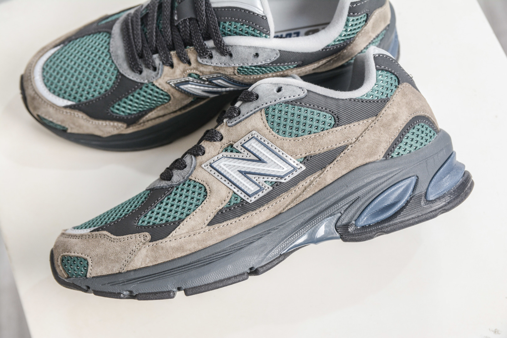 190 T版 New Balance M2010系列 新百伦 复古老爹风网布跑步休闲运动鞋 U2010AGY