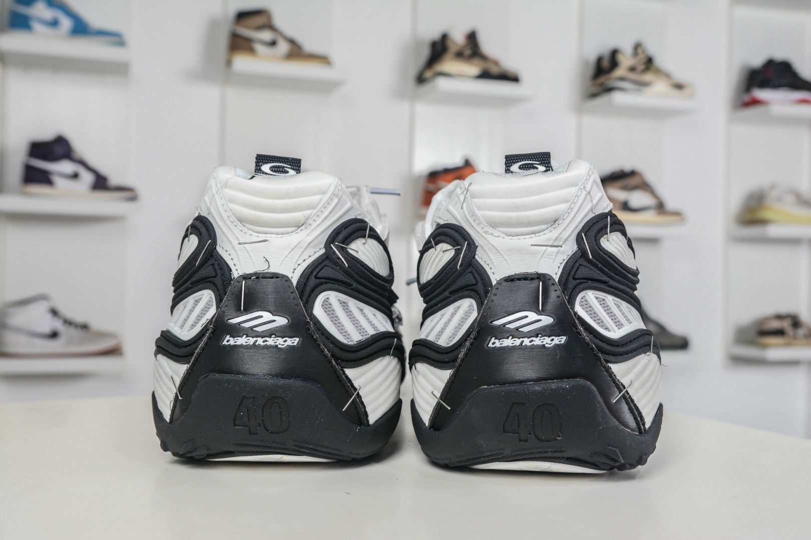 XA版本 纯原生产线出品 Balenciaga 巴黎世家 订书钉 23代 Soleless 圆头系带 低帮 黑白色 巴黎新款 841506 WOYX0 1910