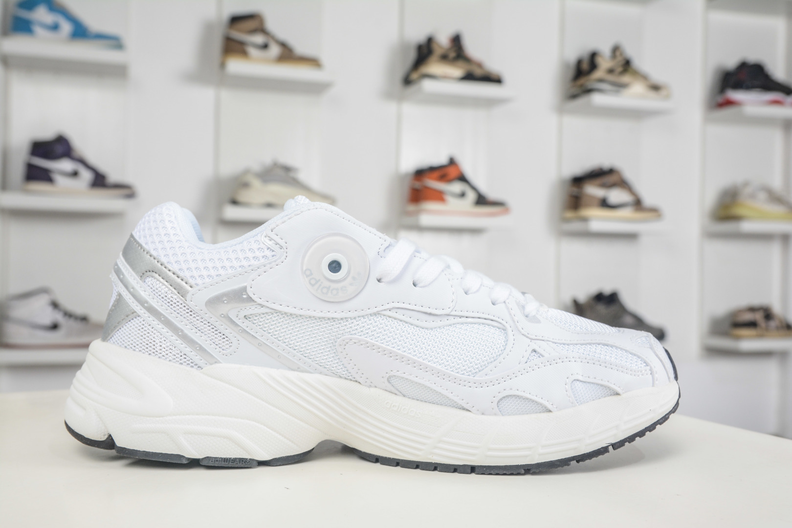 170 Adidas Originals Astir 复古单品 这款adidas Astir 慢跑鞋 GY5565