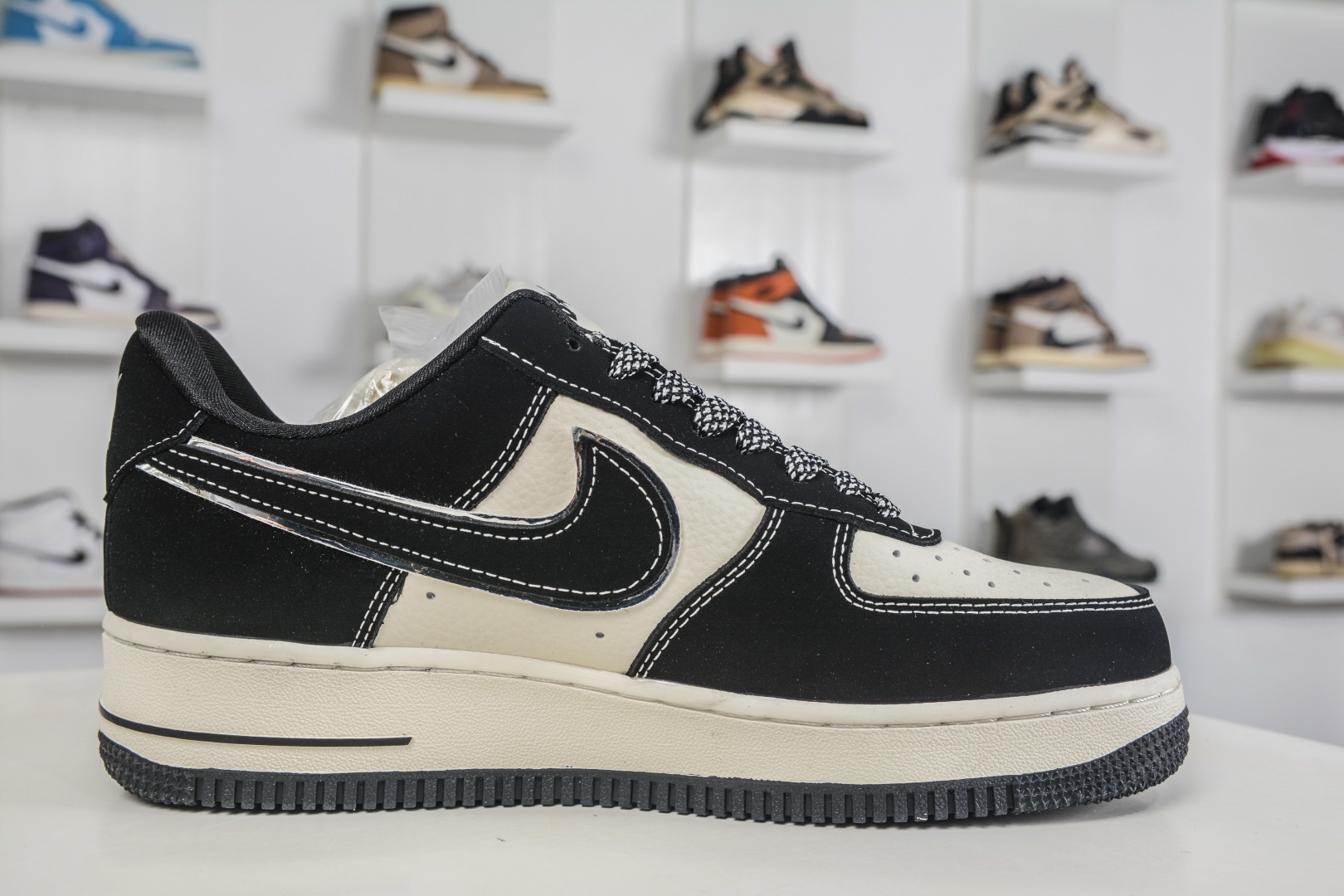 Nike Air Force 1 Low 07 x BAPE 猿人头联名-黑米白 DW8806-003