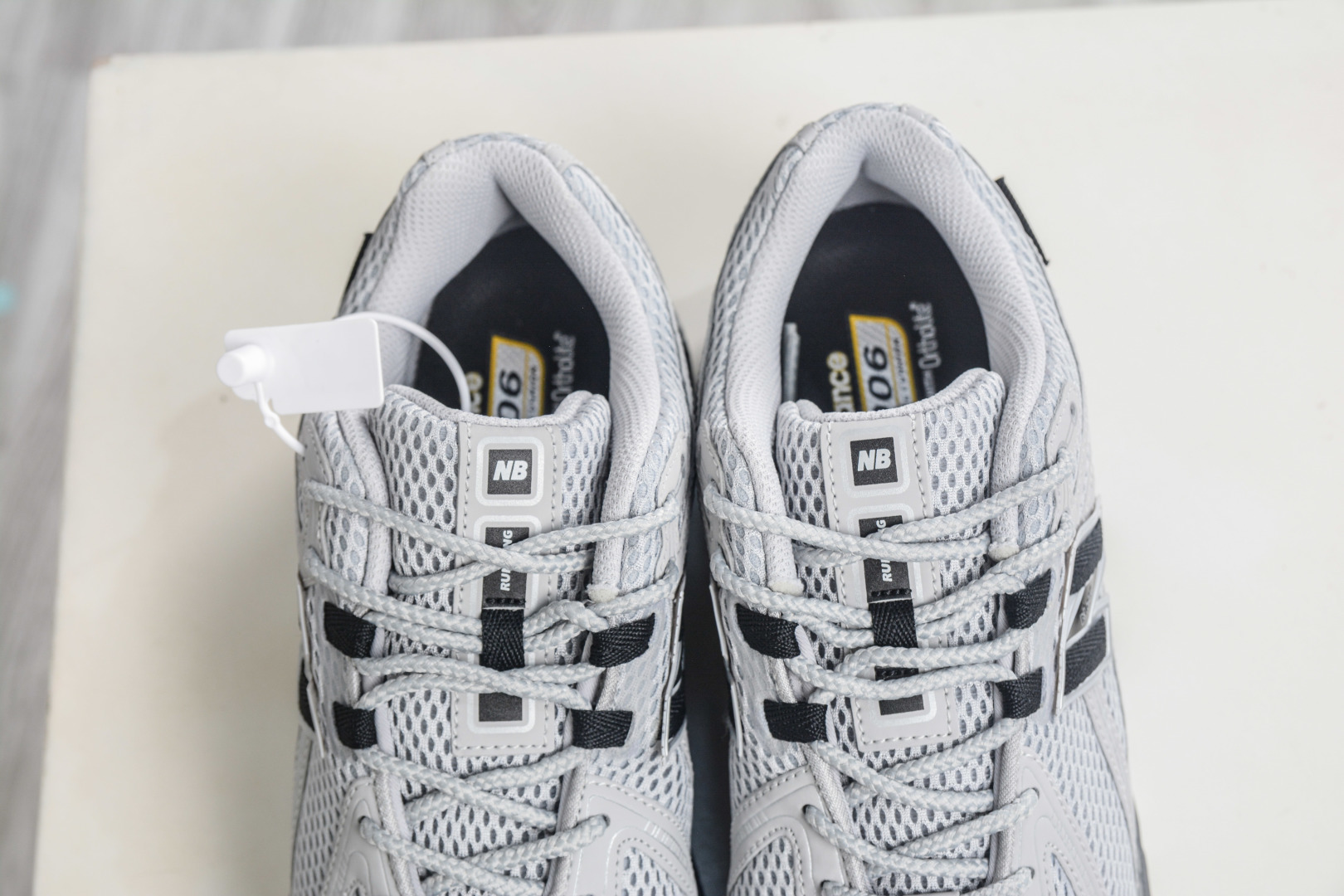 190 T版New Balance M1906系列 NB新百伦系列复古老爹风休闲运动慢跑鞋 U1906ROA-Chinese UA Cheap High Quatity Brand Clothes Bags handbags Sneakers wholesale wholesaler seller from China Factory suppliers Fashion Clothing Shoes best Quality Beautiful Price 190 T版New Balance M1906系列 NB新百伦系列复古老爹风休闲运动慢跑鞋 U1906ROA