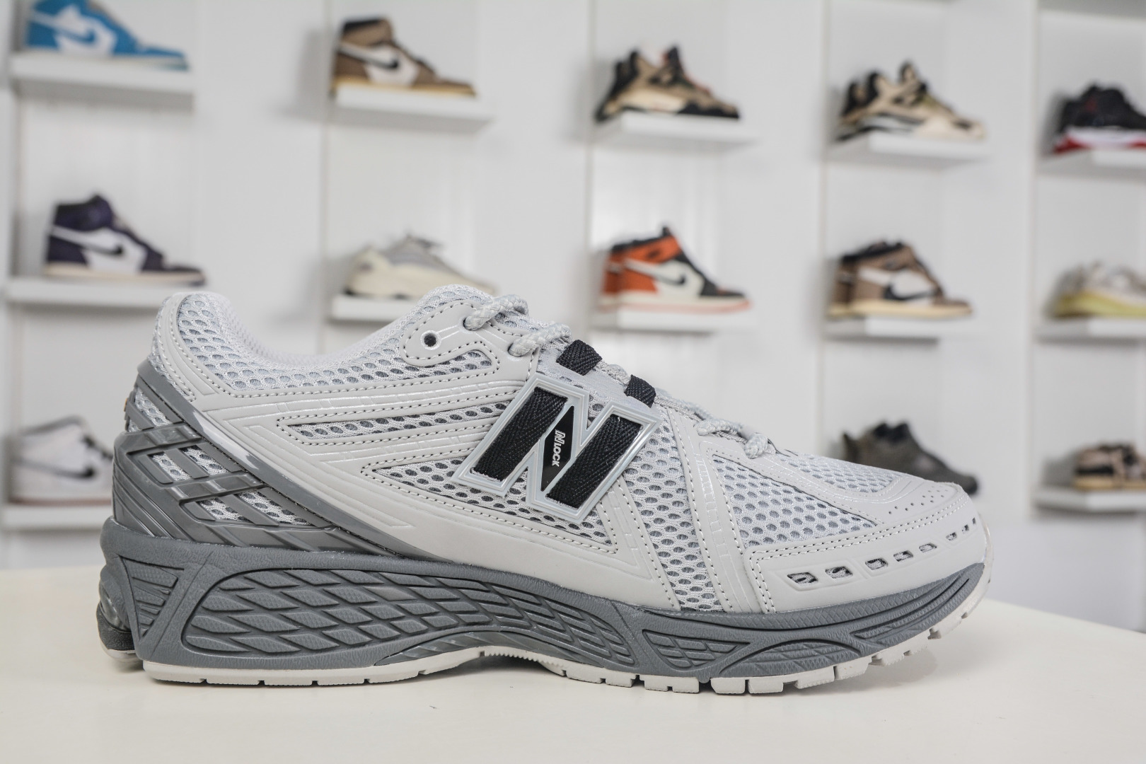 190 T版New Balance M1906系列 NB新百伦系列复古老爹风休闲运动慢跑鞋 U1906ROA-Chinese UA Cheap High Quatity Brand Clothes Bags handbags Sneakers wholesale wholesaler seller from China Factory suppliers Fashion Clothing Shoes best Quality Beautiful Price 190 T版New Balance M1906系列 NB新百伦系列复古老爹风休闲运动慢跑鞋 U1906ROA