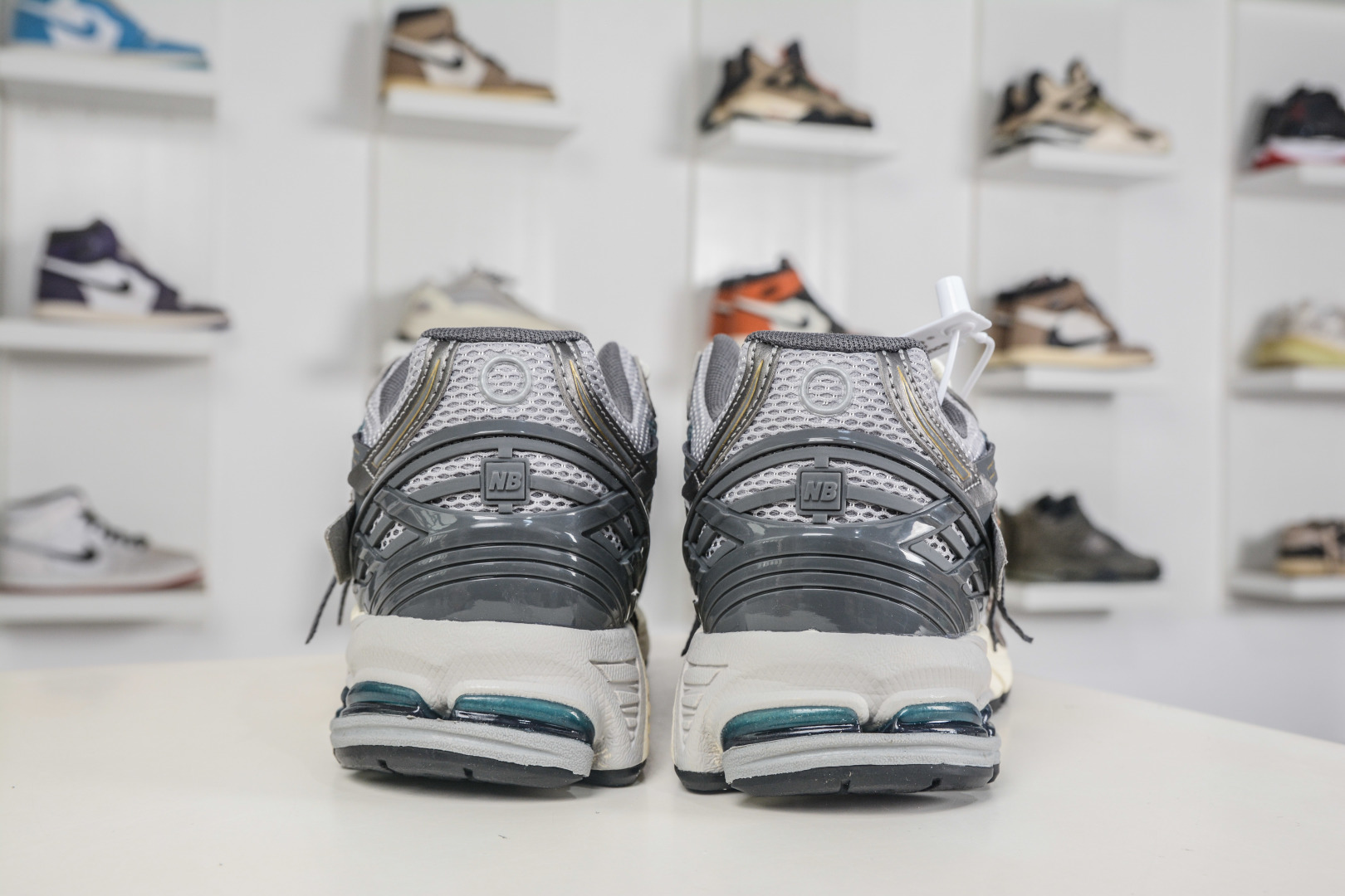 190 T版New Balance M1906系列 NB新百伦系列复古老爹风休闲运动慢跑鞋 U19066U8-Chinese UA Cheap High Quatity Brand Clothes Bags handbags Sneakers wholesale wholesaler seller from China Factory suppliers Fashion Clothing Shoes best Quality Beautiful Price 190 T版New Balance M1906系列 NB新百伦系列复古老爹风休闲运动慢跑鞋 U19066U8