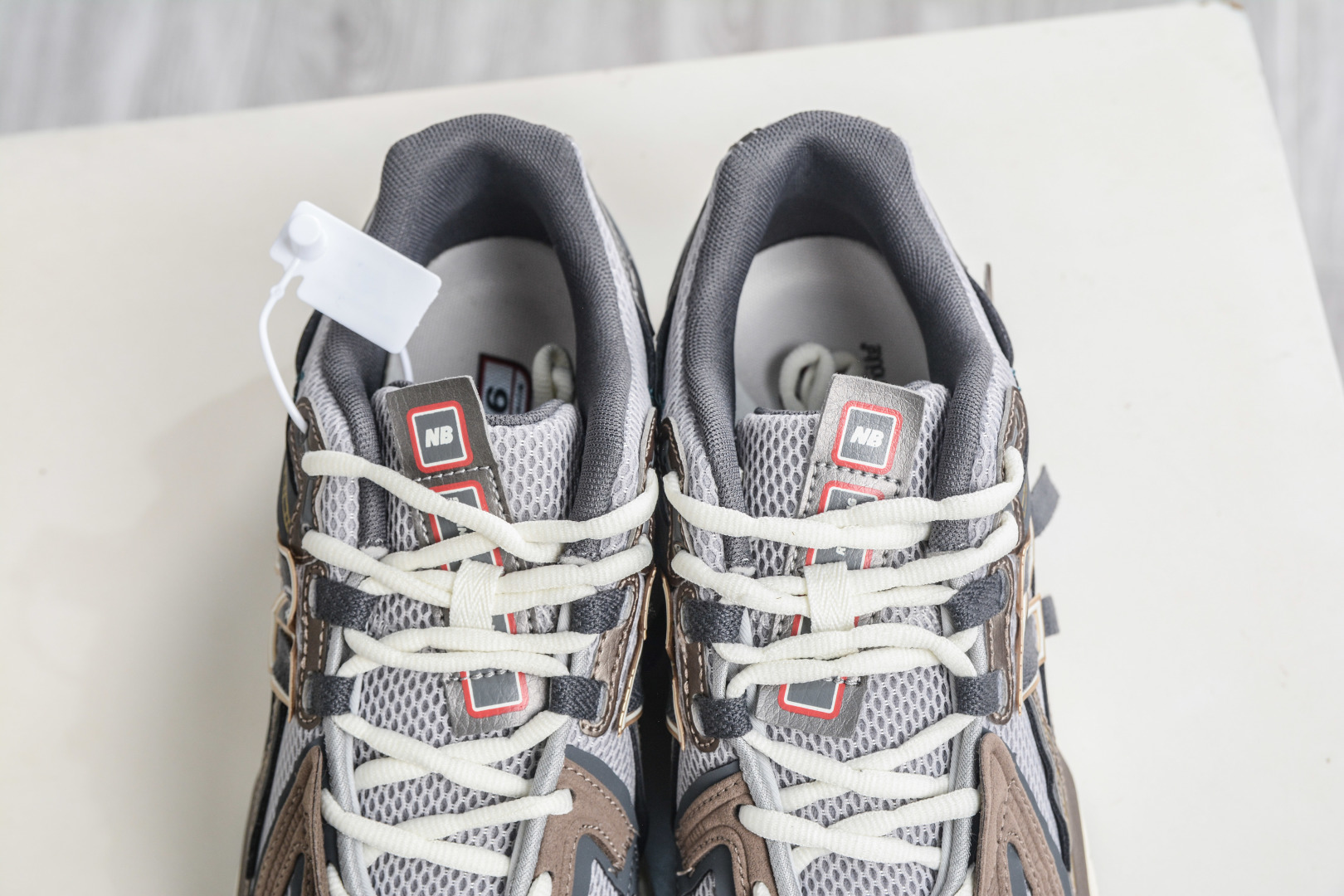 190 T版New Balance M1906系列 NB新百伦系列复古老爹风休闲运动慢跑鞋 U19066U8-Chinese UA Cheap High Quatity Brand Clothes Bags handbags Sneakers wholesale wholesaler seller from China Factory suppliers Fashion Clothing Shoes best Quality Beautiful Price 190 T版New Balance M1906系列 NB新百伦系列复古老爹风休闲运动慢跑鞋 U19066U8