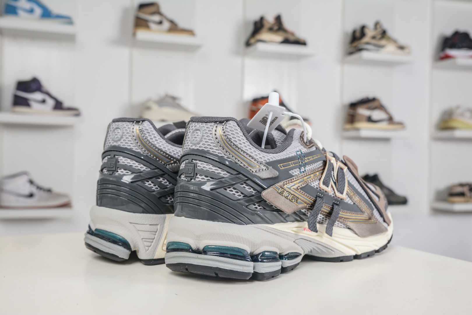 190 T版New Balance M1906系列 NB新百伦系列复古老爹风休闲运动慢跑鞋 U19066U8-Chinese UA Cheap High Quatity Brand Clothes Bags handbags Sneakers wholesale wholesaler seller from China Factory suppliers Fashion Clothing Shoes best Quality Beautiful Price 190 T版New Balance M1906系列 NB新百伦系列复古老爹风休闲运动慢跑鞋 U19066U8