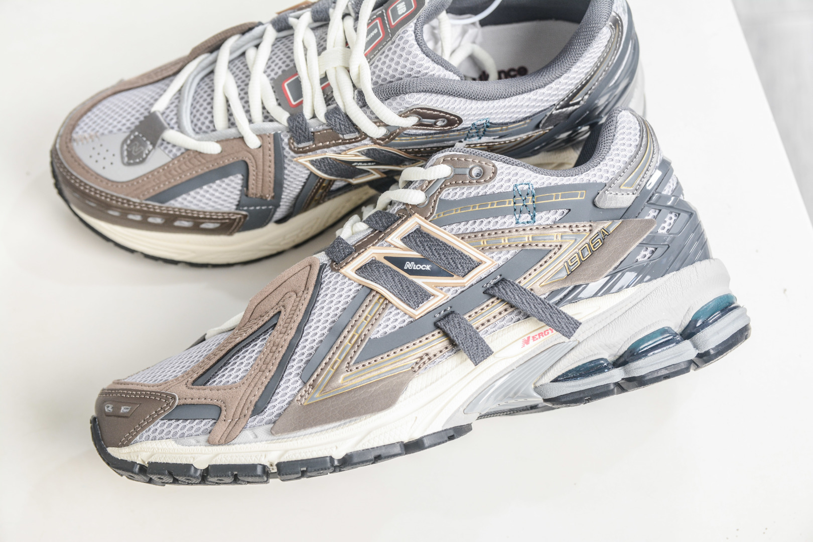 190 T版New Balance M1906系列 NB新百伦系列复古老爹风休闲运动慢跑鞋 U19066U8-Chinese UA Cheap High Quatity Brand Clothes Bags handbags Sneakers wholesale wholesaler seller from China Factory suppliers Fashion Clothing Shoes best Quality Beautiful Price 190 T版New Balance M1906系列 NB新百伦系列复古老爹风休闲运动慢跑鞋 U19066U8