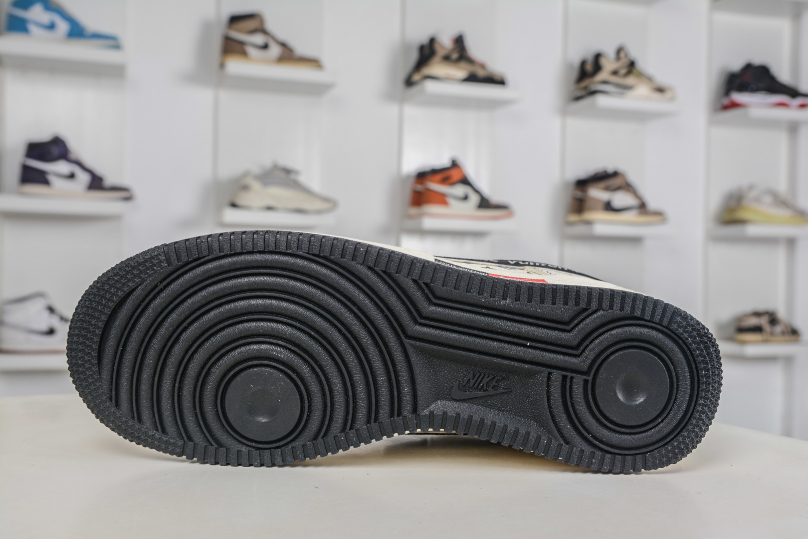 Nike Air Force 1 Low 07 x Louis Vuitton LV联名-米白黑 DD1982-345