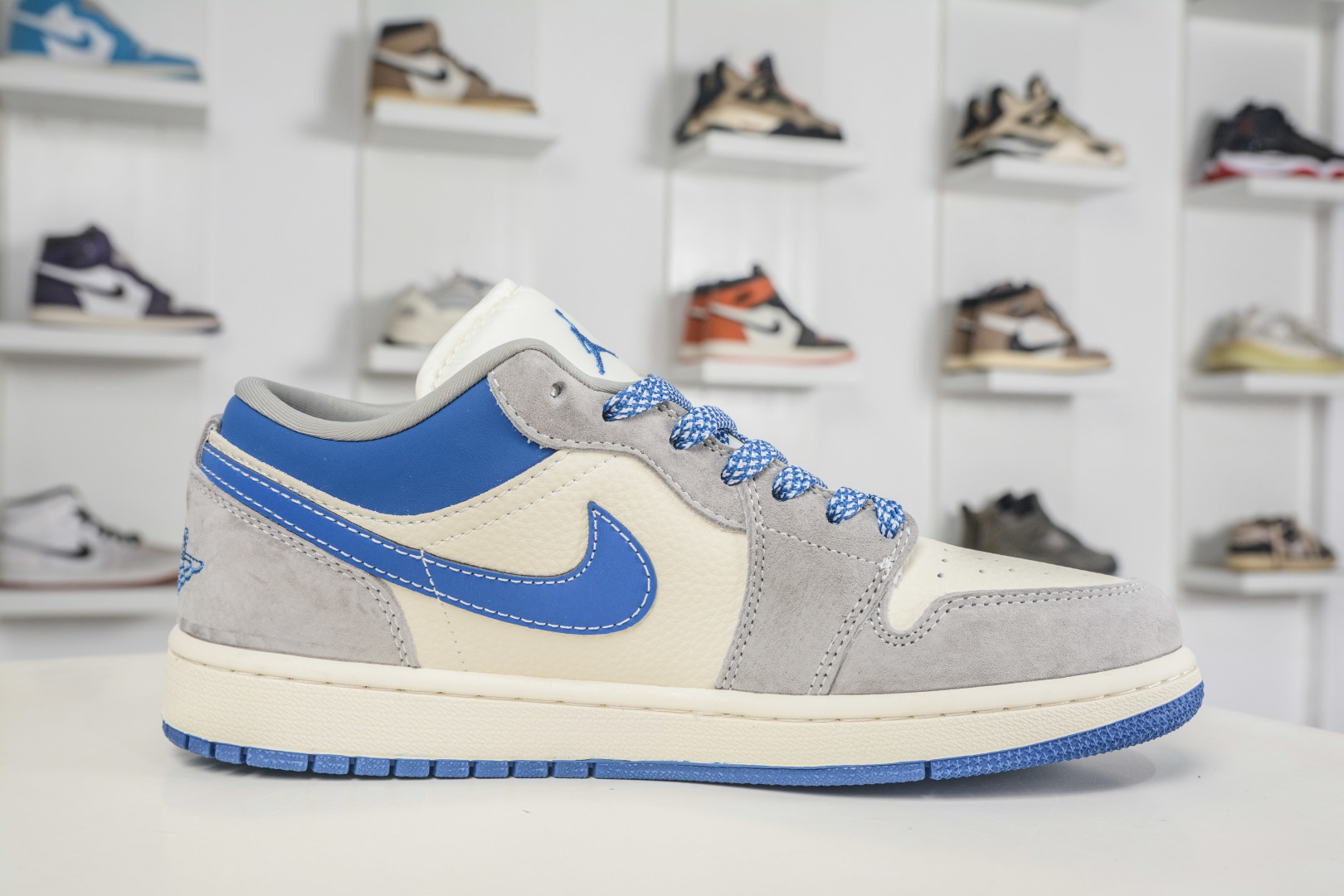 Air Jordan 1 Retro Low x Burberry 巴宝莉联名-白灰蓝 LD8888-016